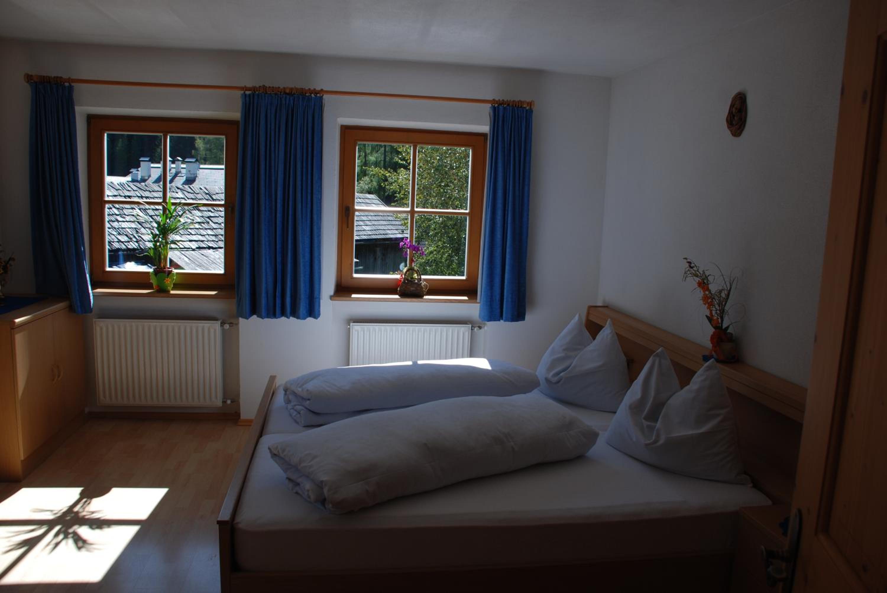 One-Bedroom Apartment with Mountain View photo 2