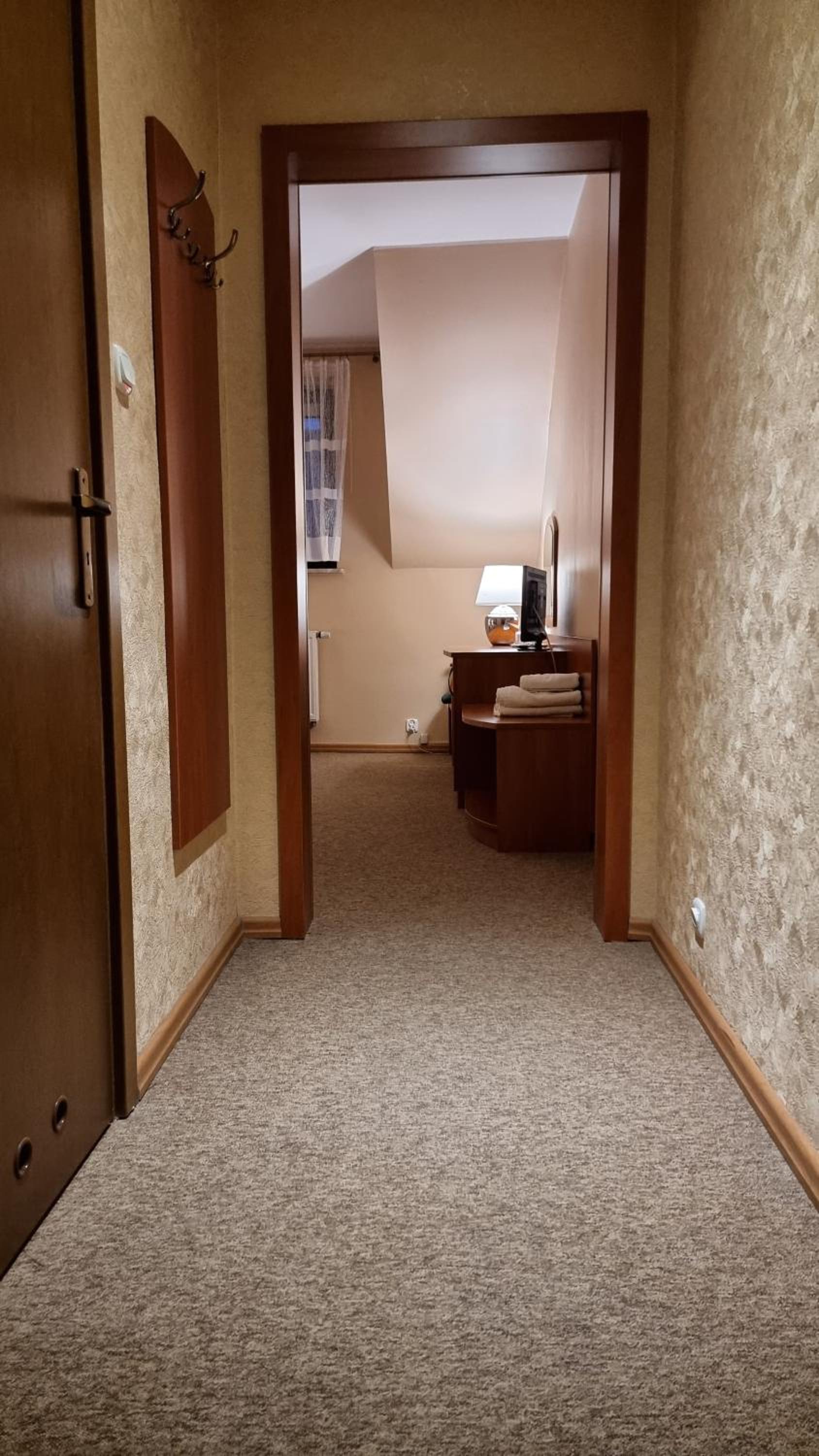 Standard Double Room - Photo 6