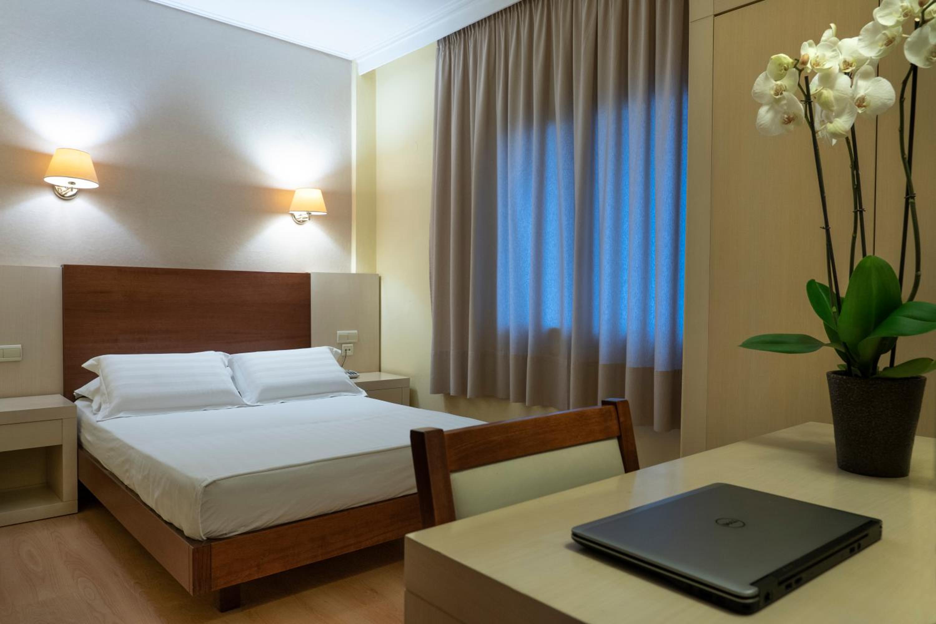 Standard Room without Balcony photo 3