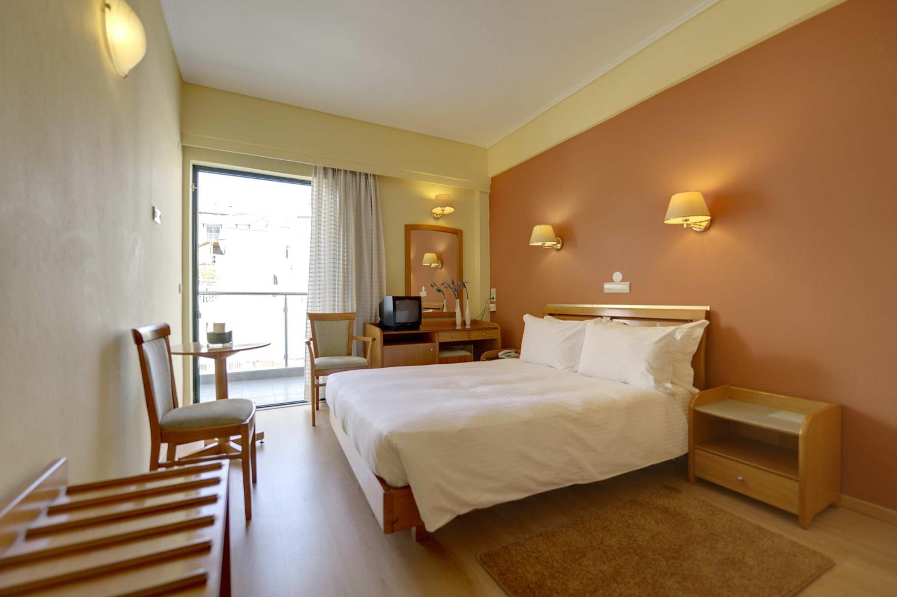 Standard Twin Room City View - Photo 3