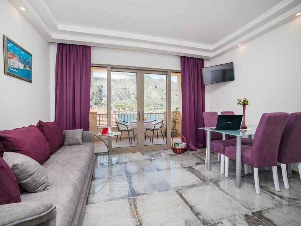 One-Bedroom Apartment with Sea View