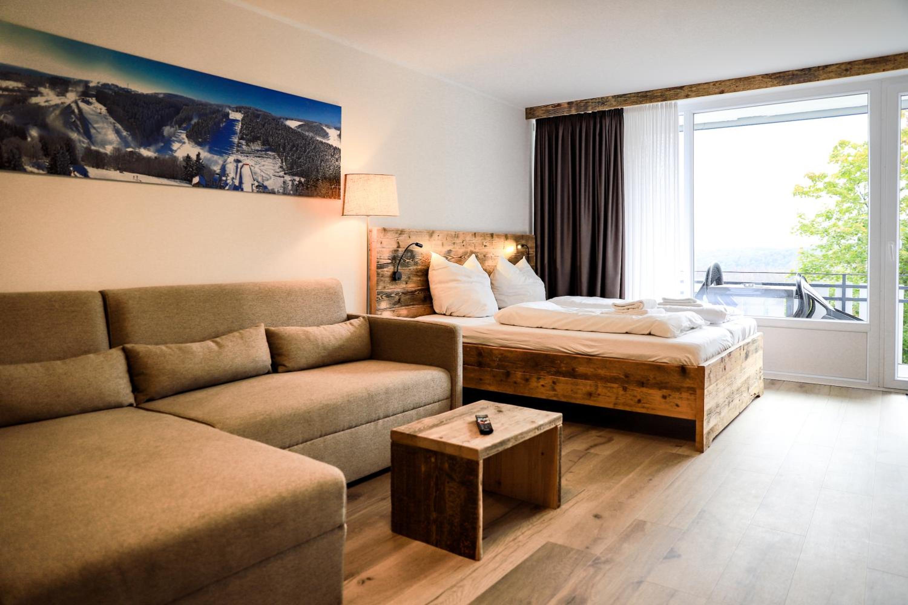Apartment with Mountain View