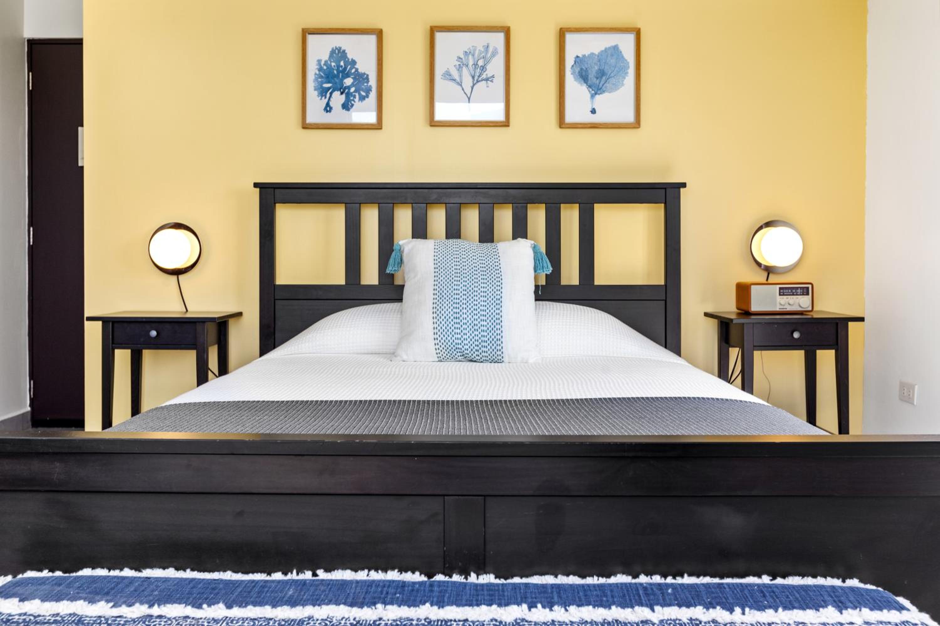 Superior Queen Room with City View photo 3