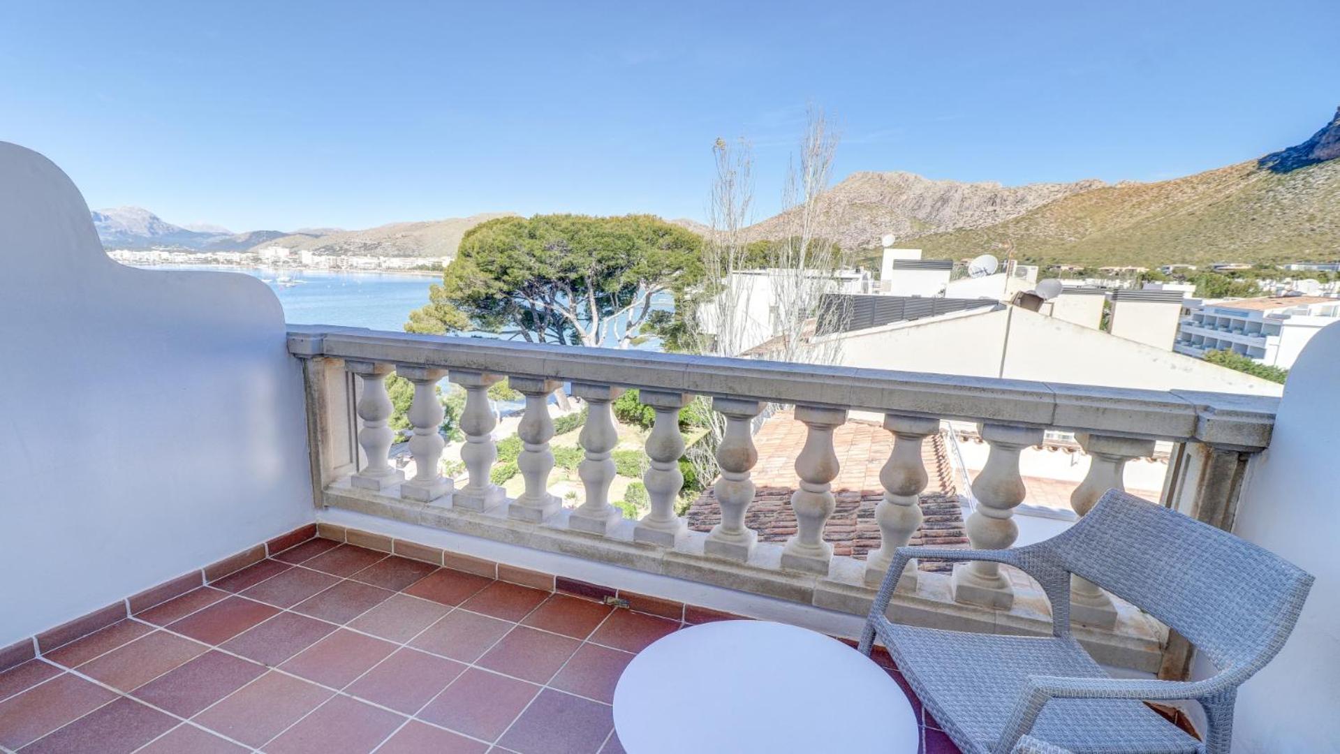 Double Room with Side Sea View with Balcony(3 adults) photo 2