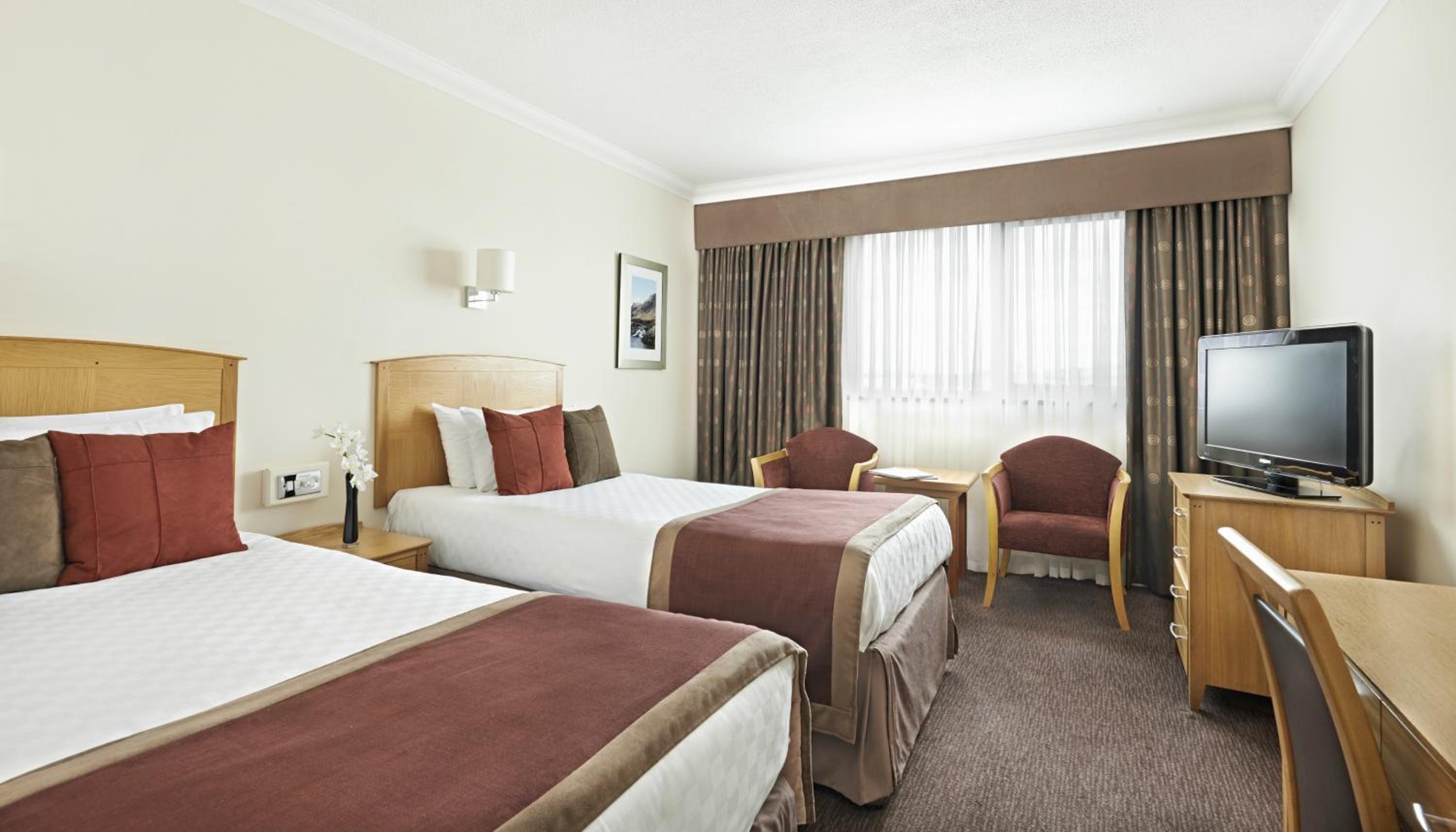 Standard Twin Room - Photo 2
