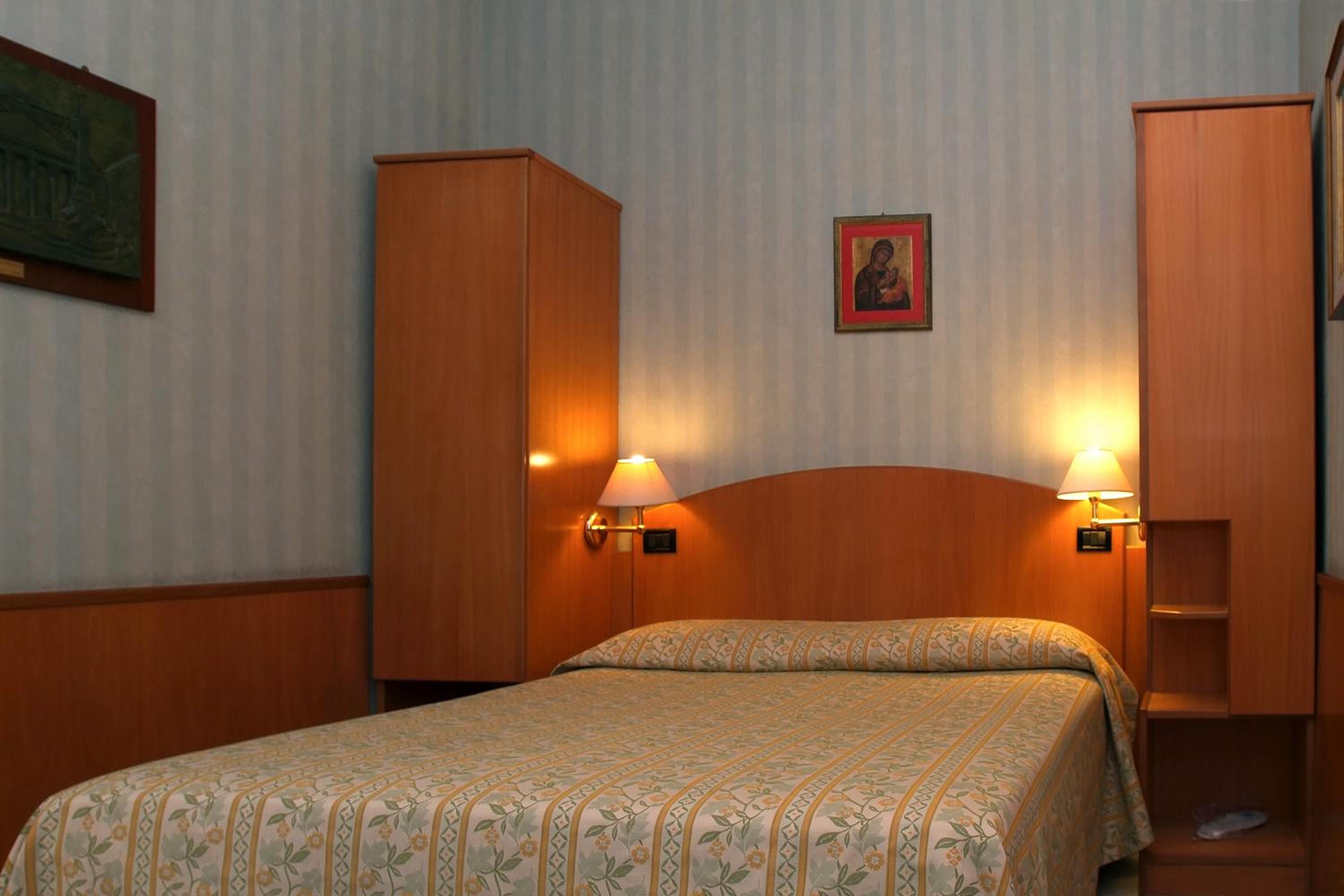 Economy Double or Twin Room photo 1