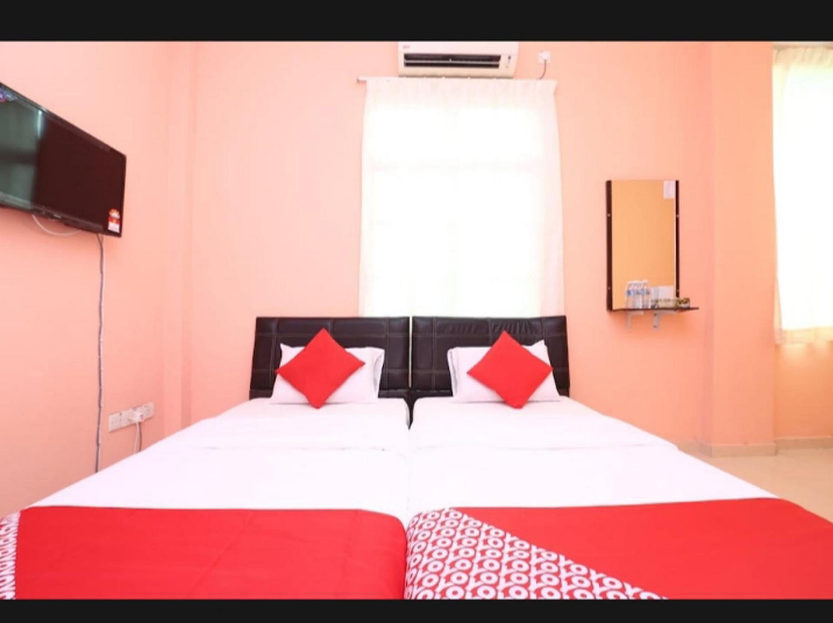 Deluxe Twin Room photo 3