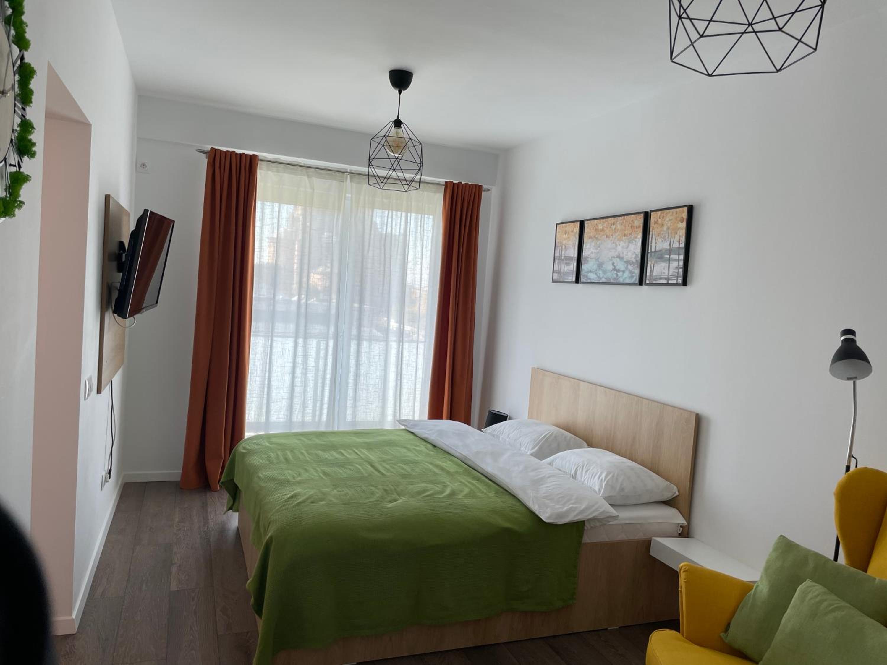 One-Bedroom Apartment photo 1