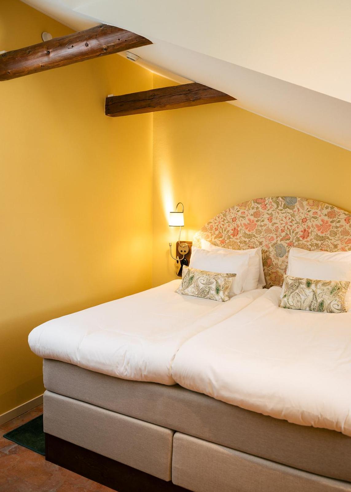 Standard King Room - Photo 7
