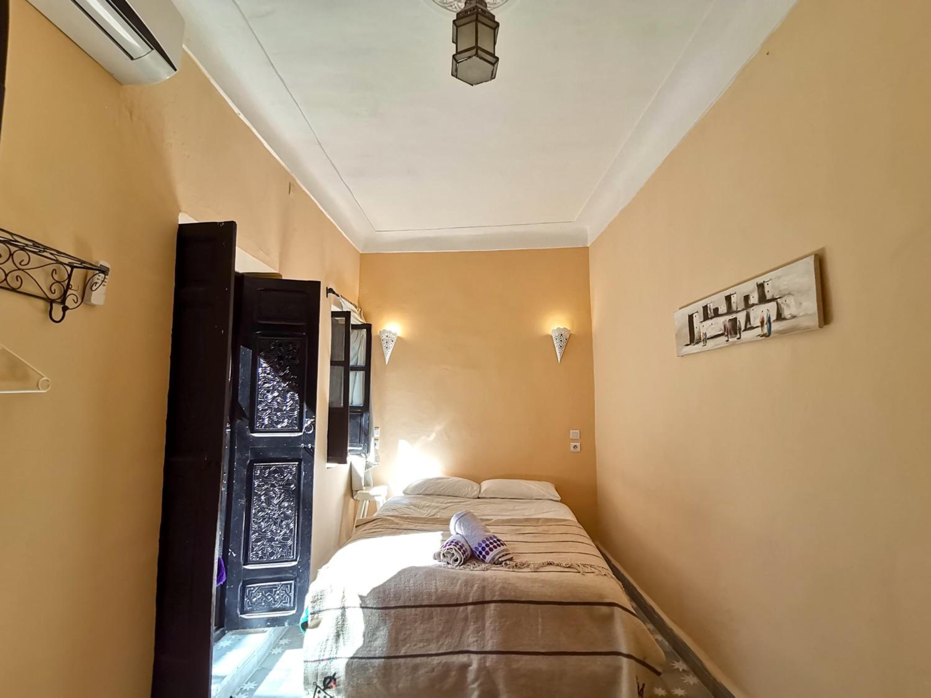 Double Room with Private Bathroom - Photo 4