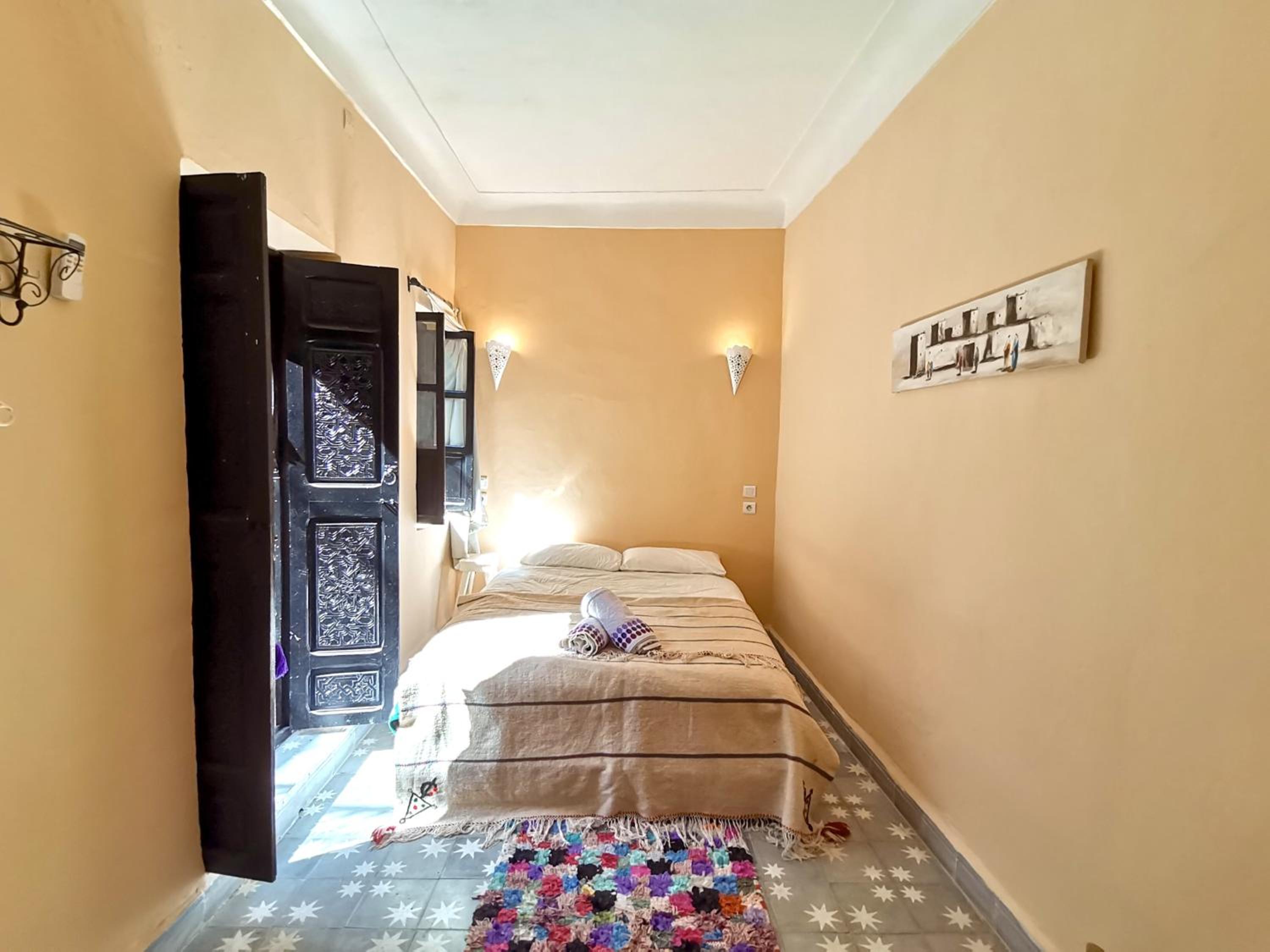 Double Room with Private Bathroom - Photo 8