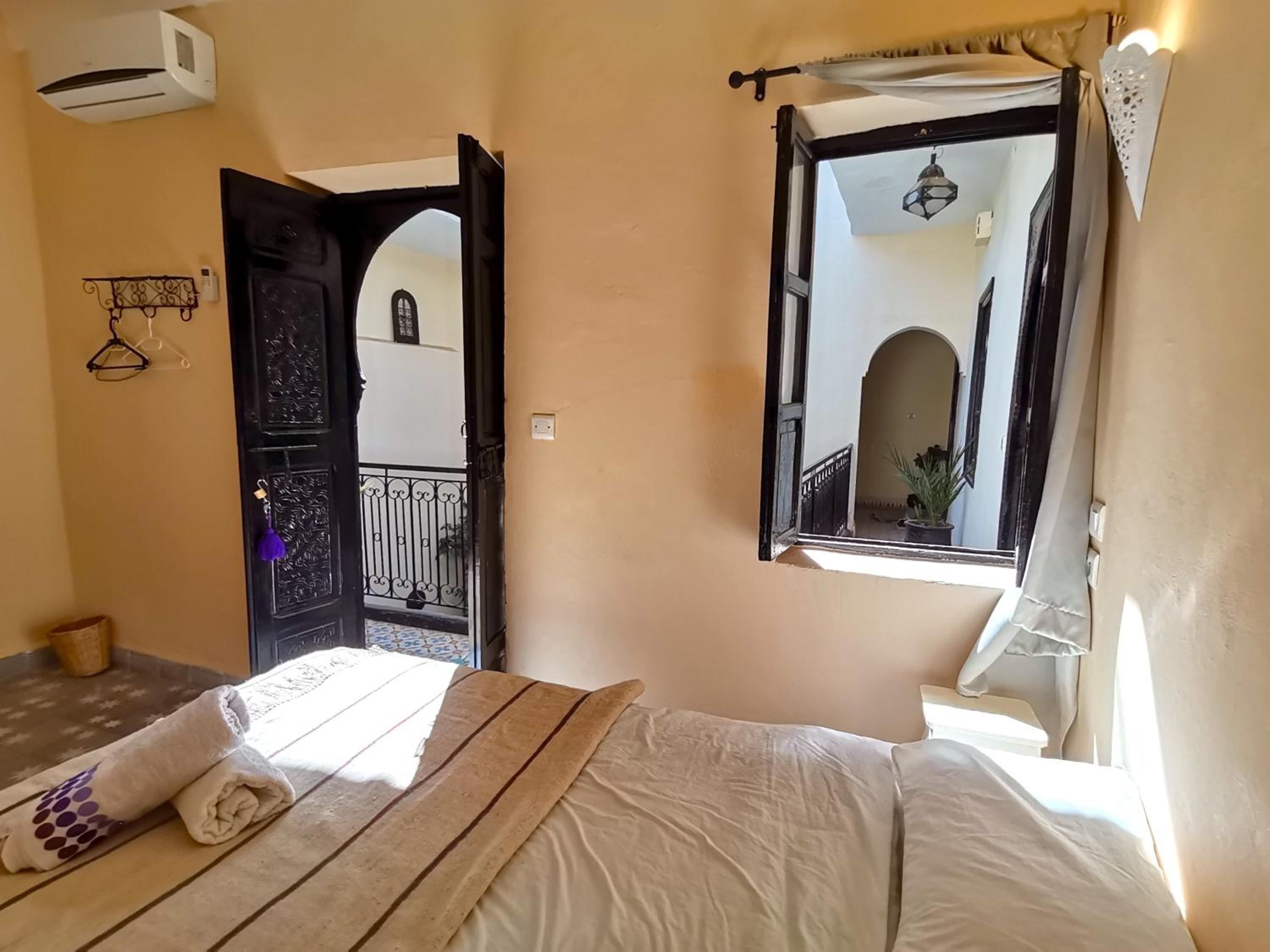 Double Room with Private Bathroom - Photo 5