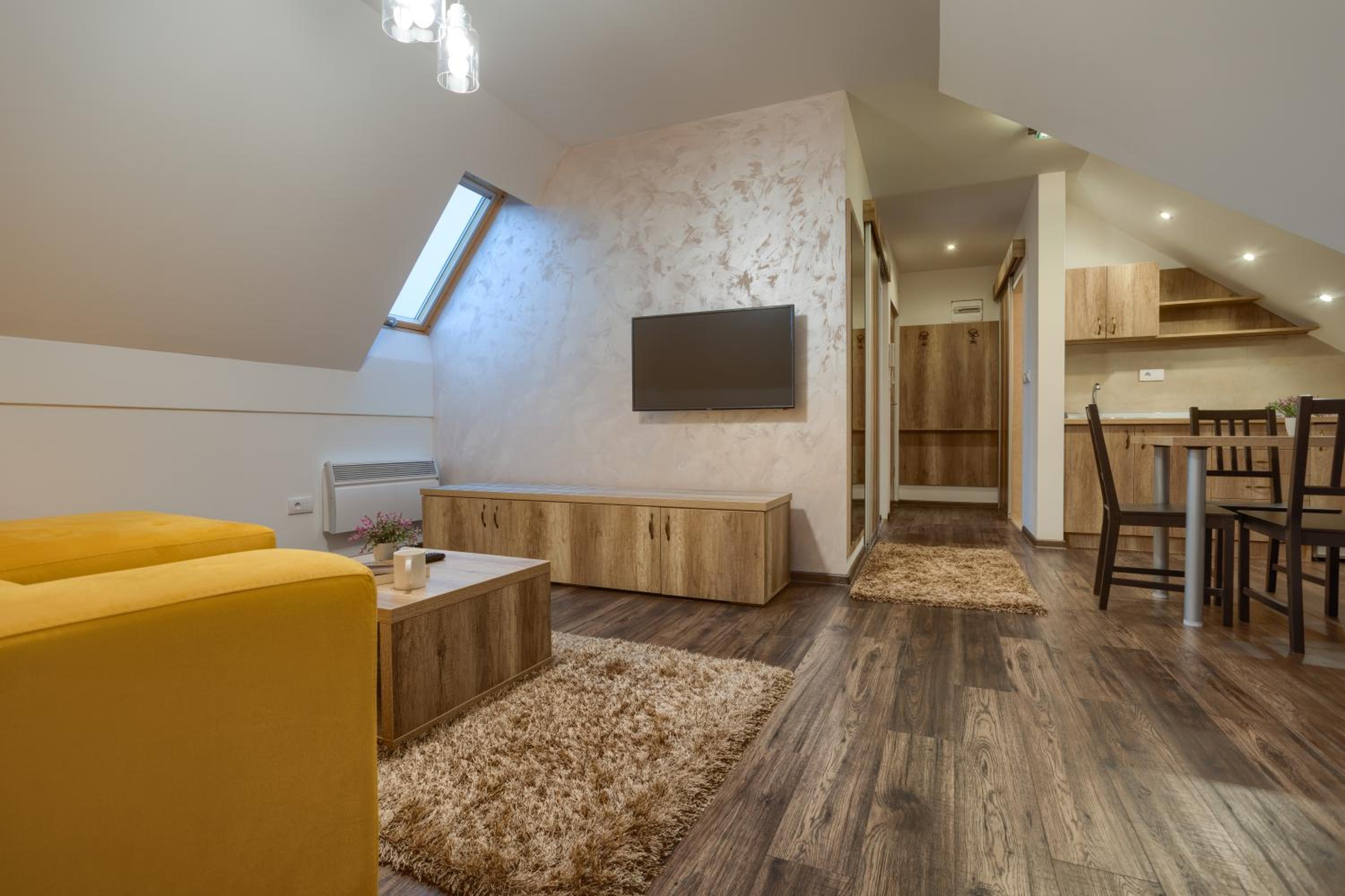 One-Bedroom Standard Apartment - Photo 14