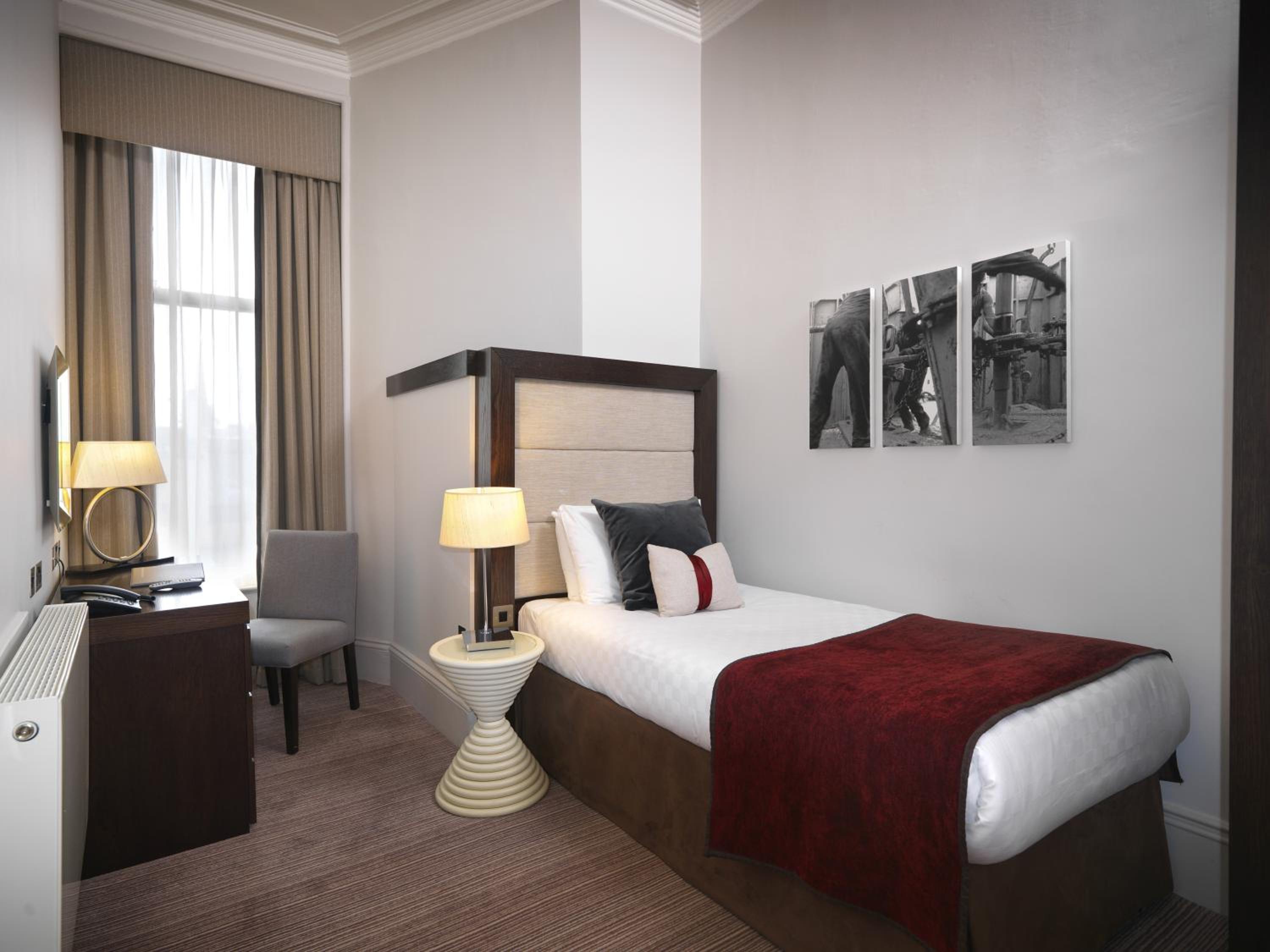 Standard Single Room - Photo 2
