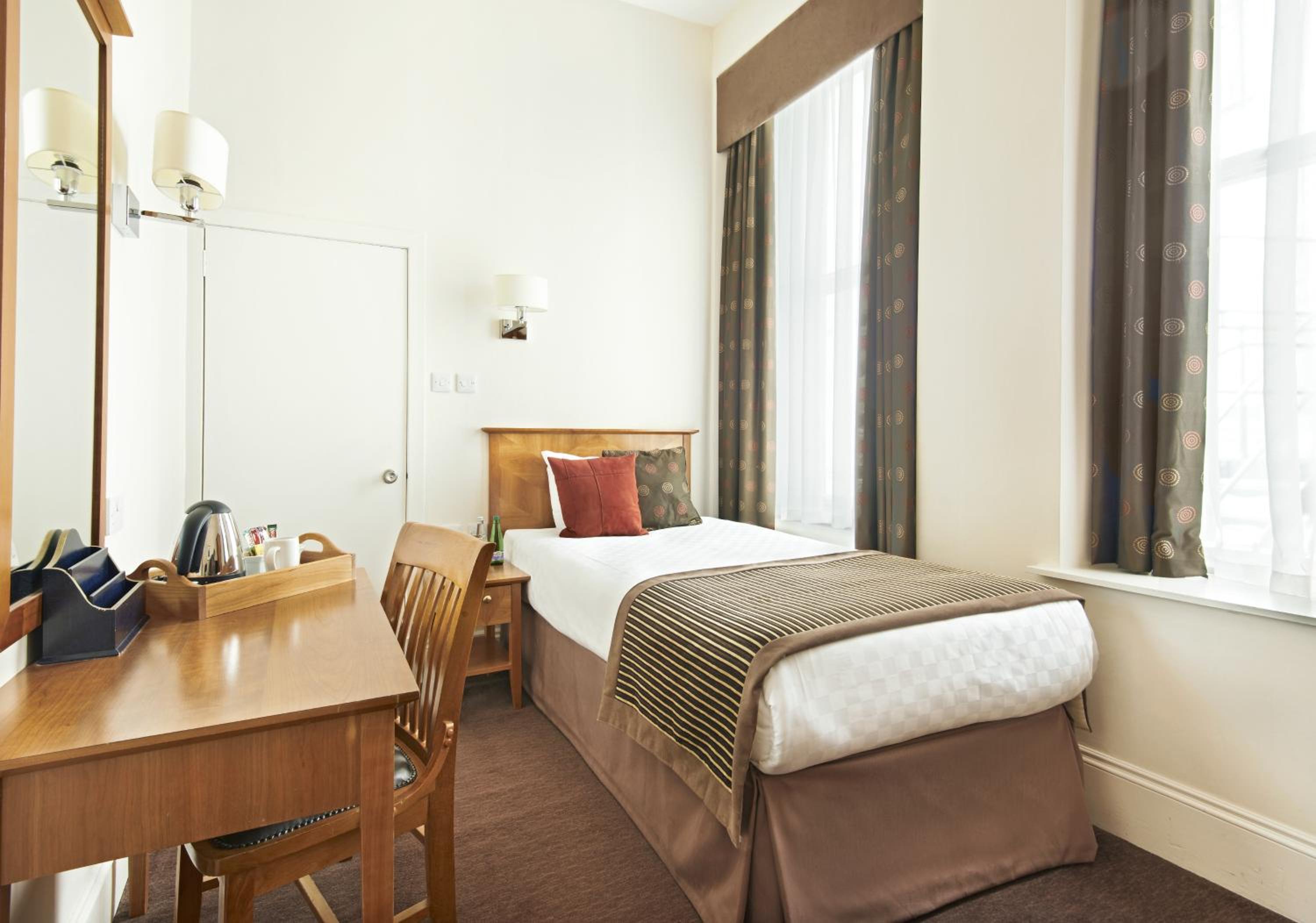 Standard Single Room - Photo 3
