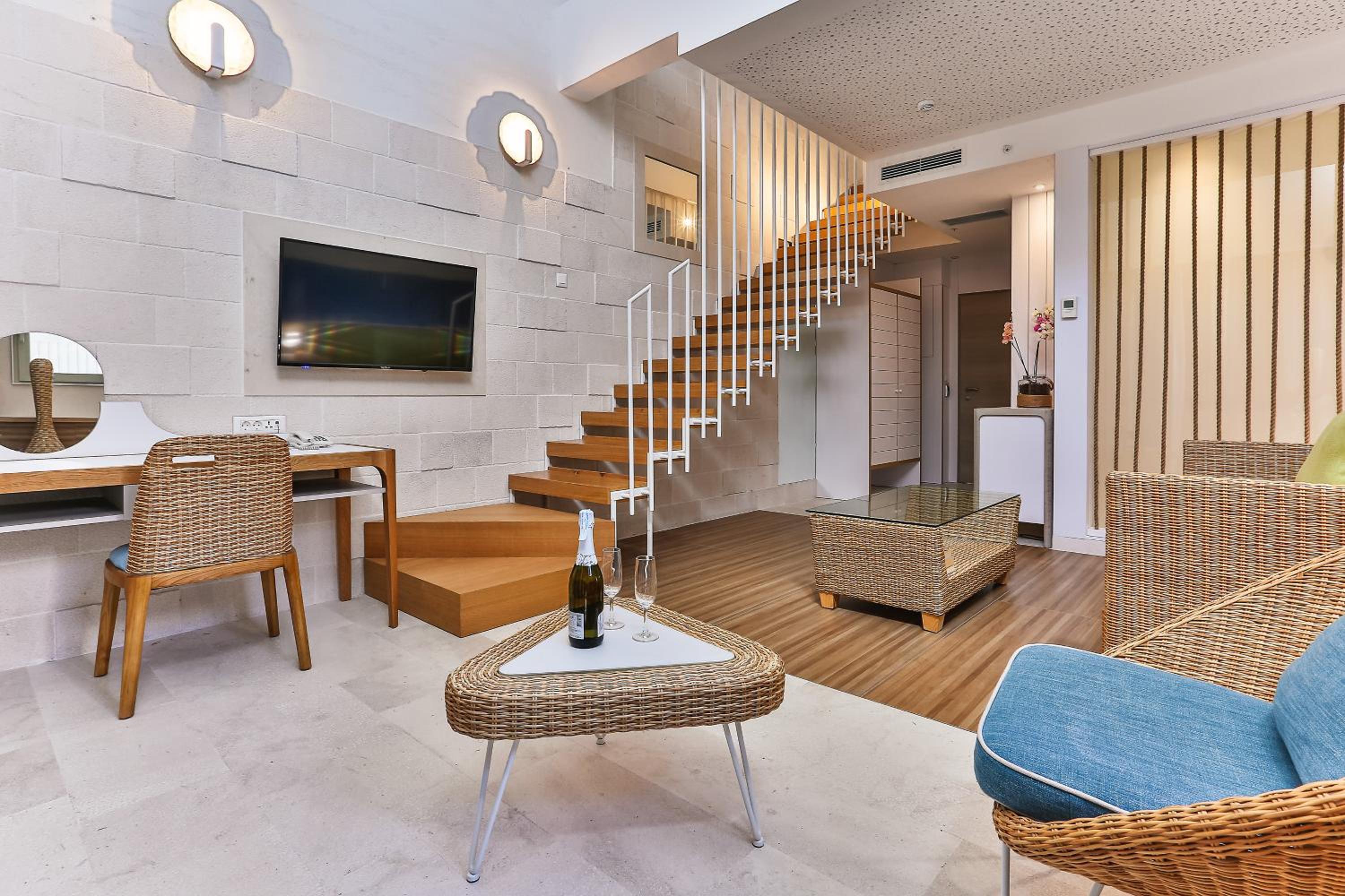 Duplex Suite with Balcony photo 3