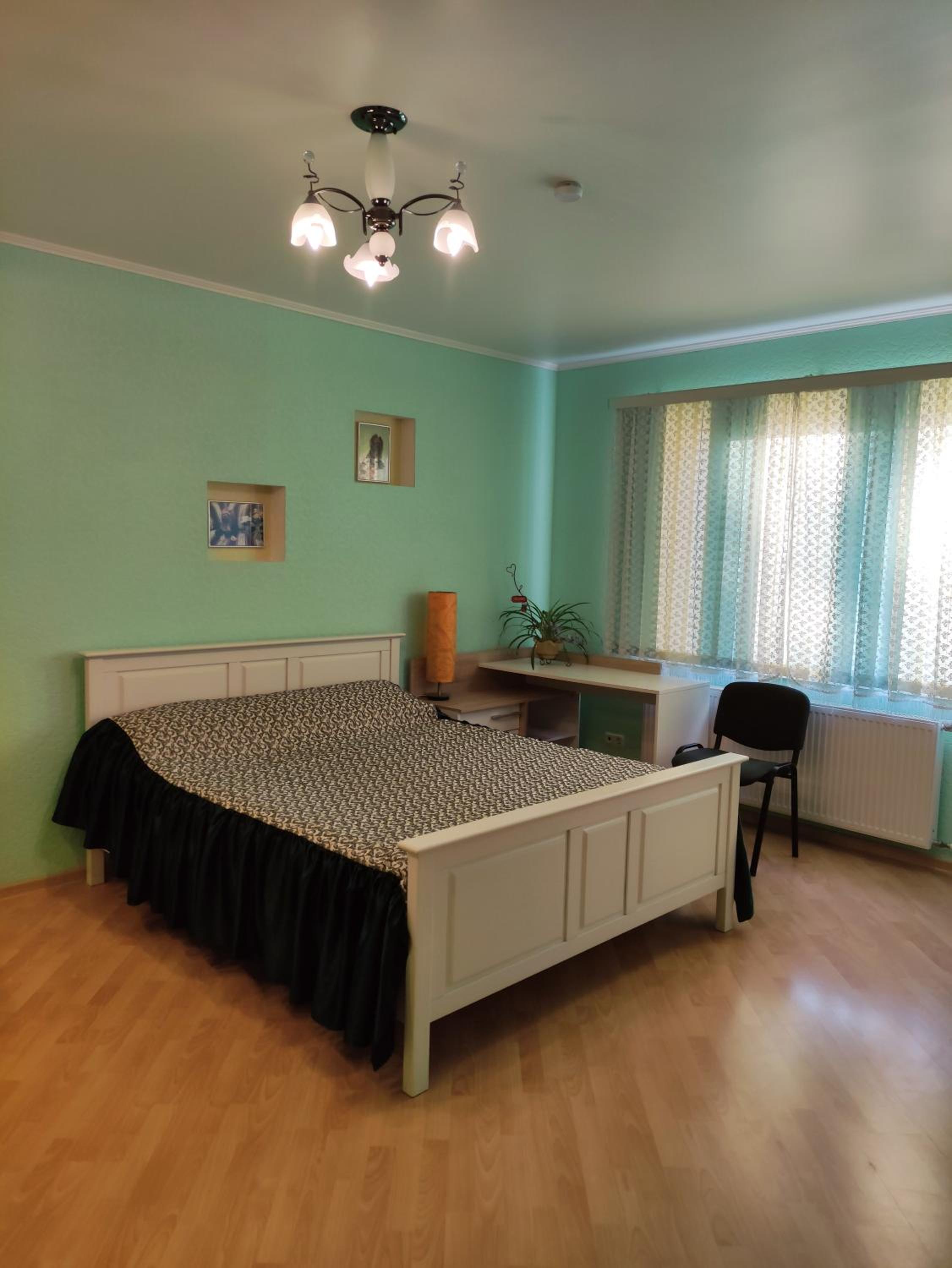 Studio (2 Adults)