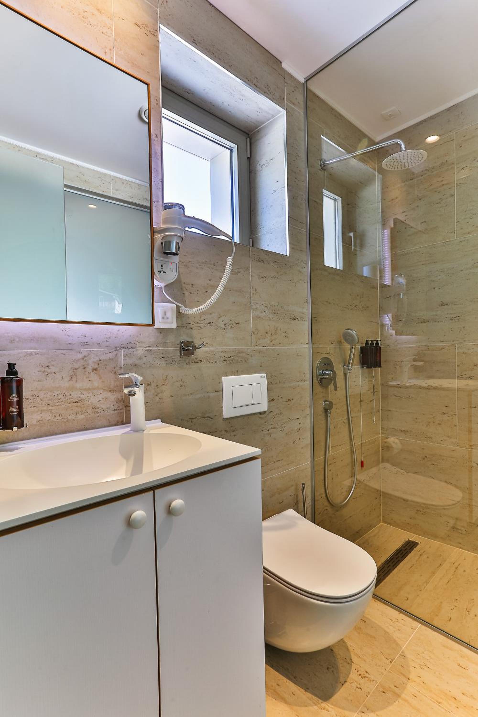 Duplex Suite with Balcony photo 3