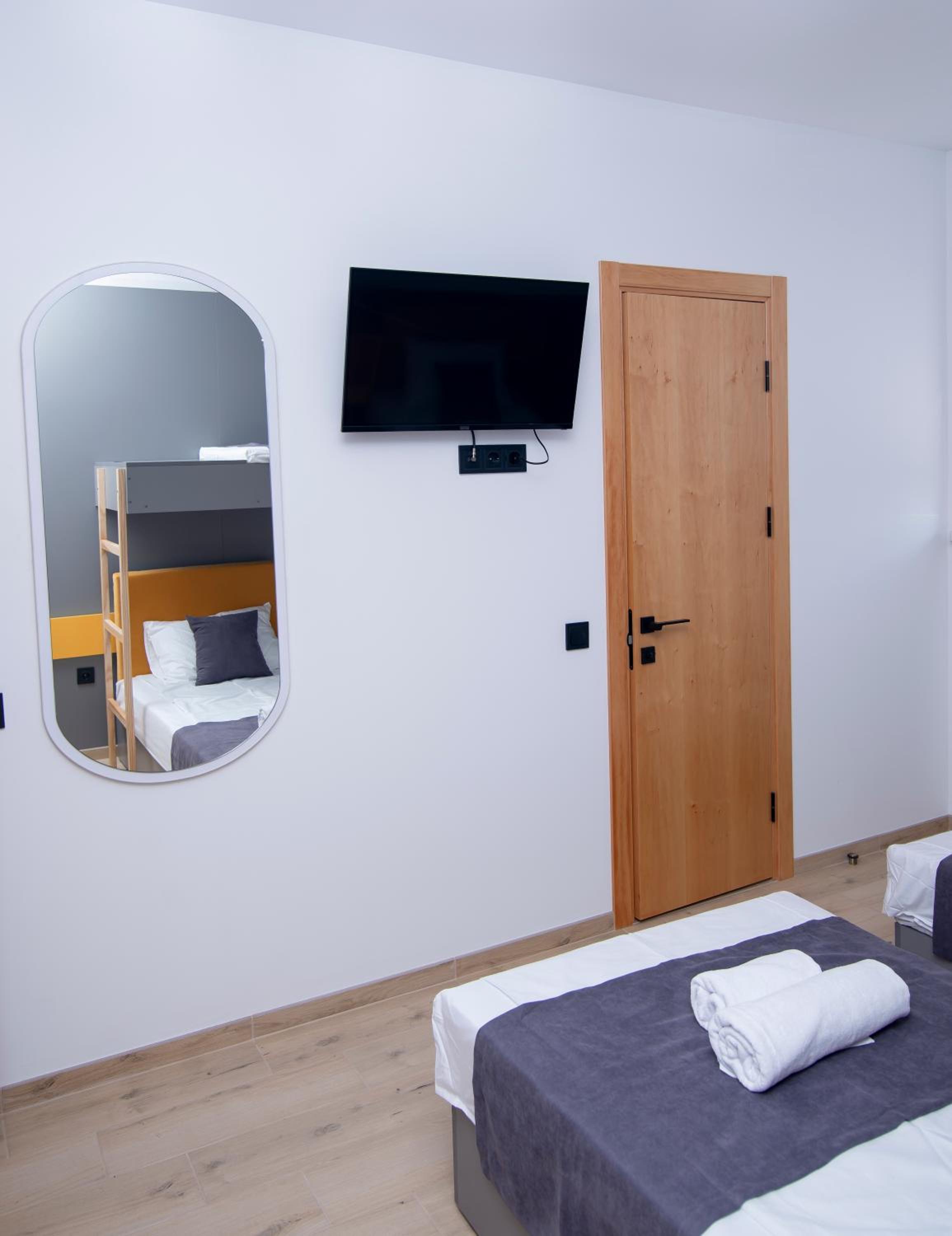 Triple Room with Private Bathroom photo 2