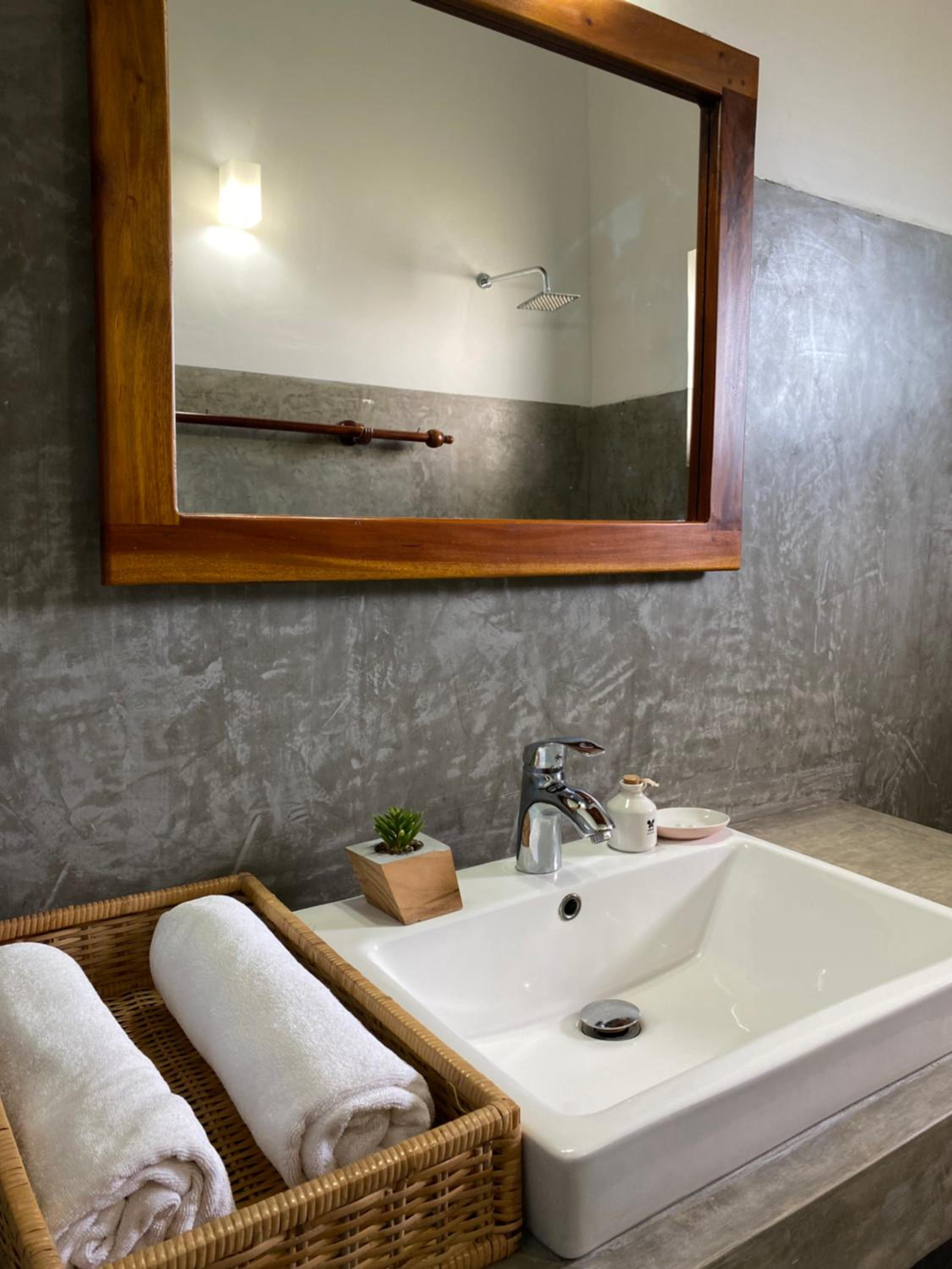 Superior Twin Room with Forest View - One Pickup or Drop to Kandy City Centre per Stay, Extended Check-in & Out (on Availability) photo 3