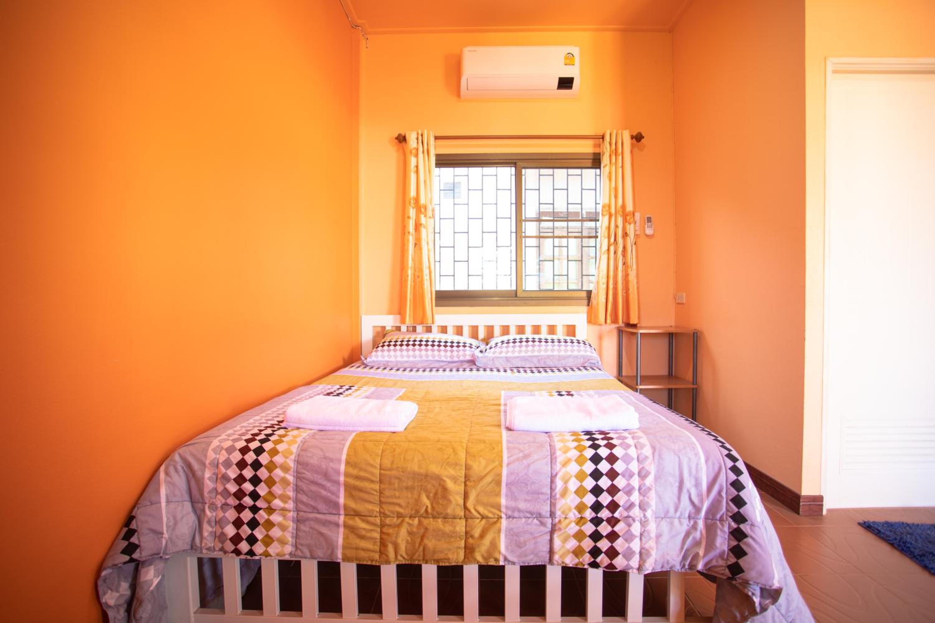 Standard Queen Room - Photo 19