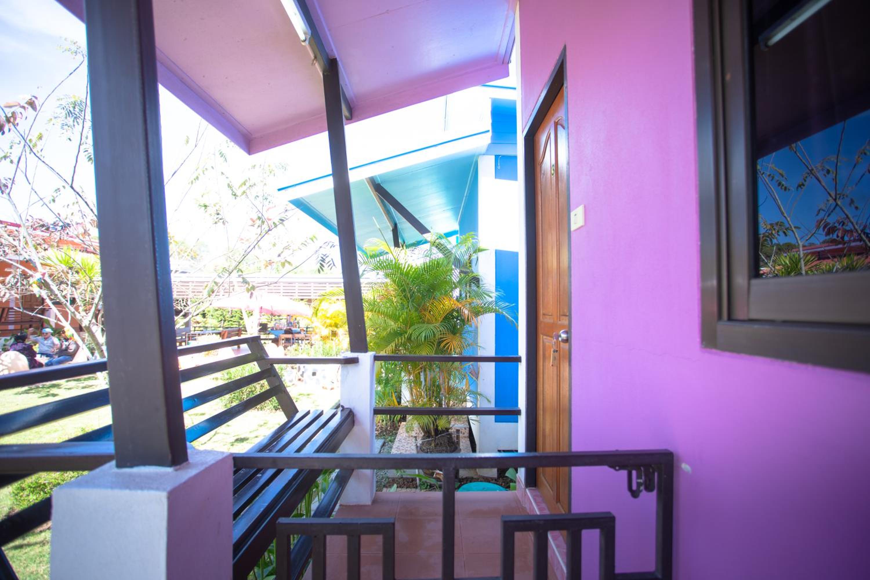 Deluxe Queen Room - Photo 3