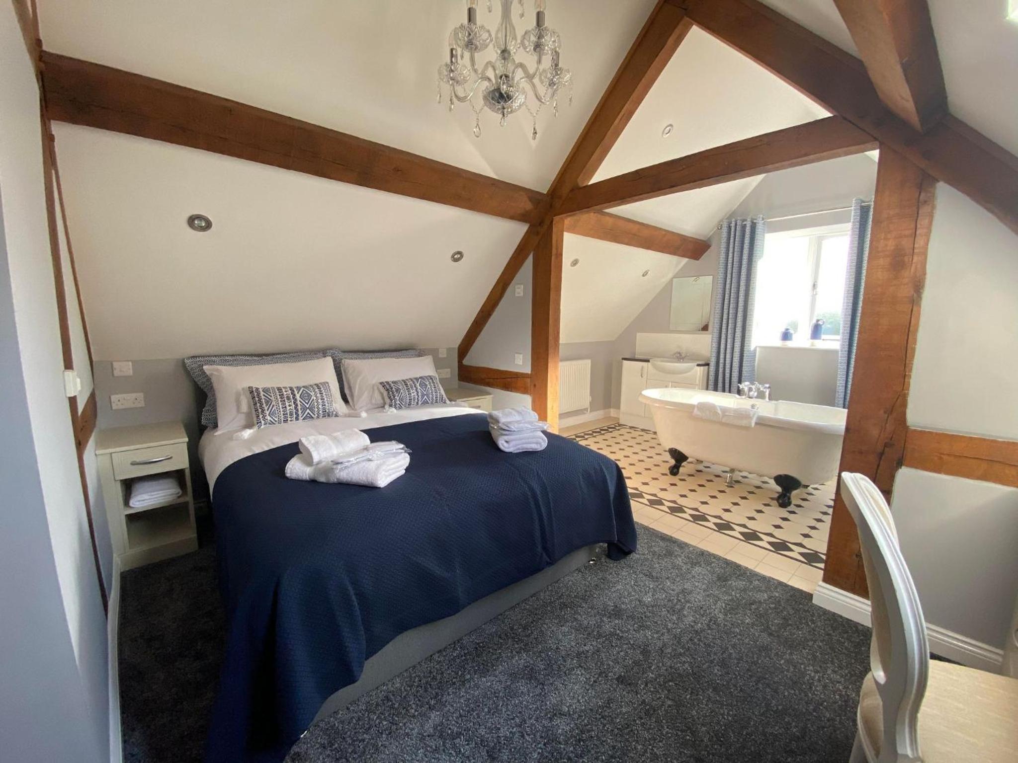 Executive Suite - Photo 1