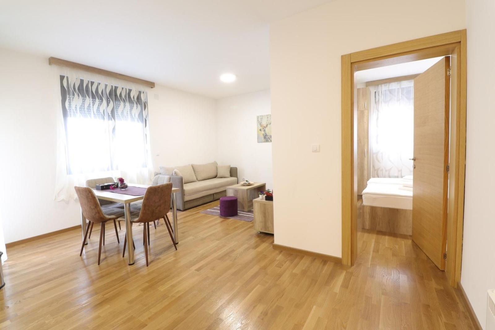 Deluxe Queen Suite - Photo 31