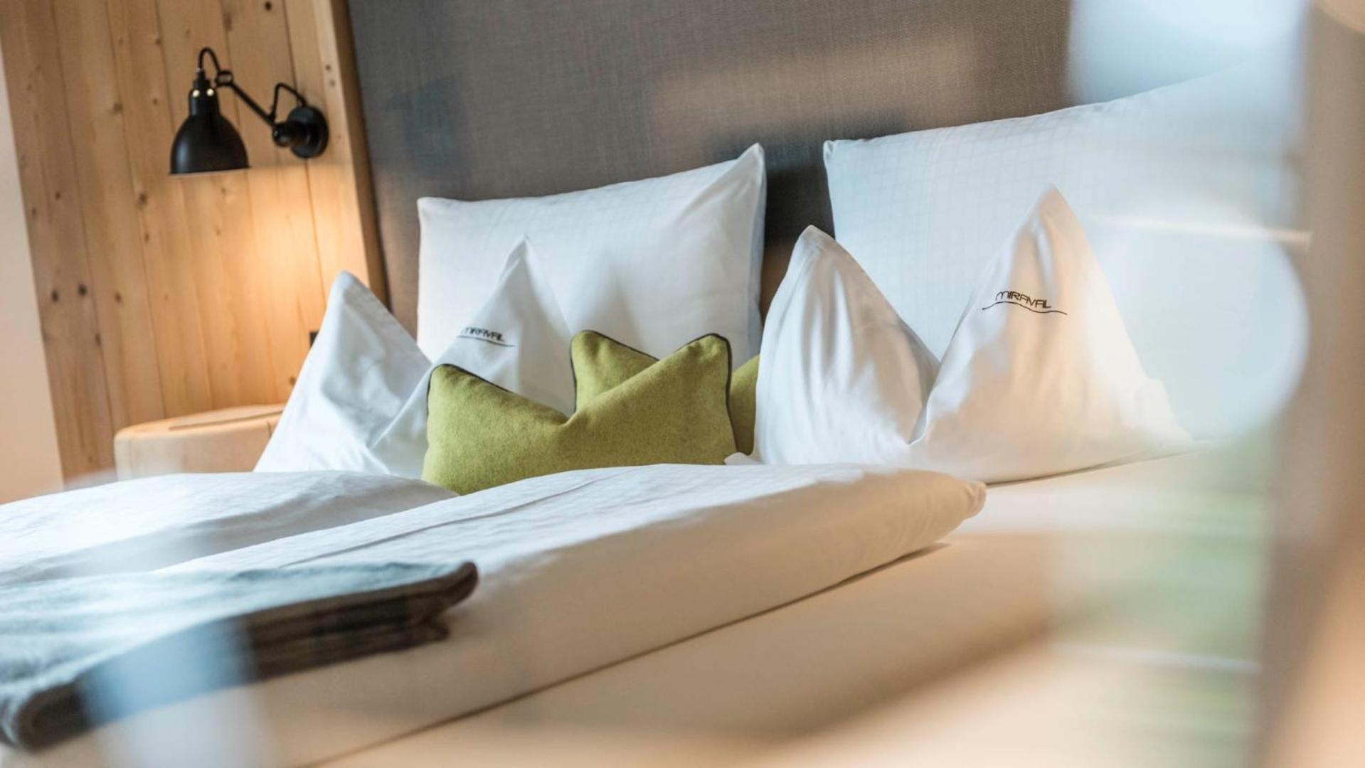 Deluxe Double Room (2 Adults + 1 Child)