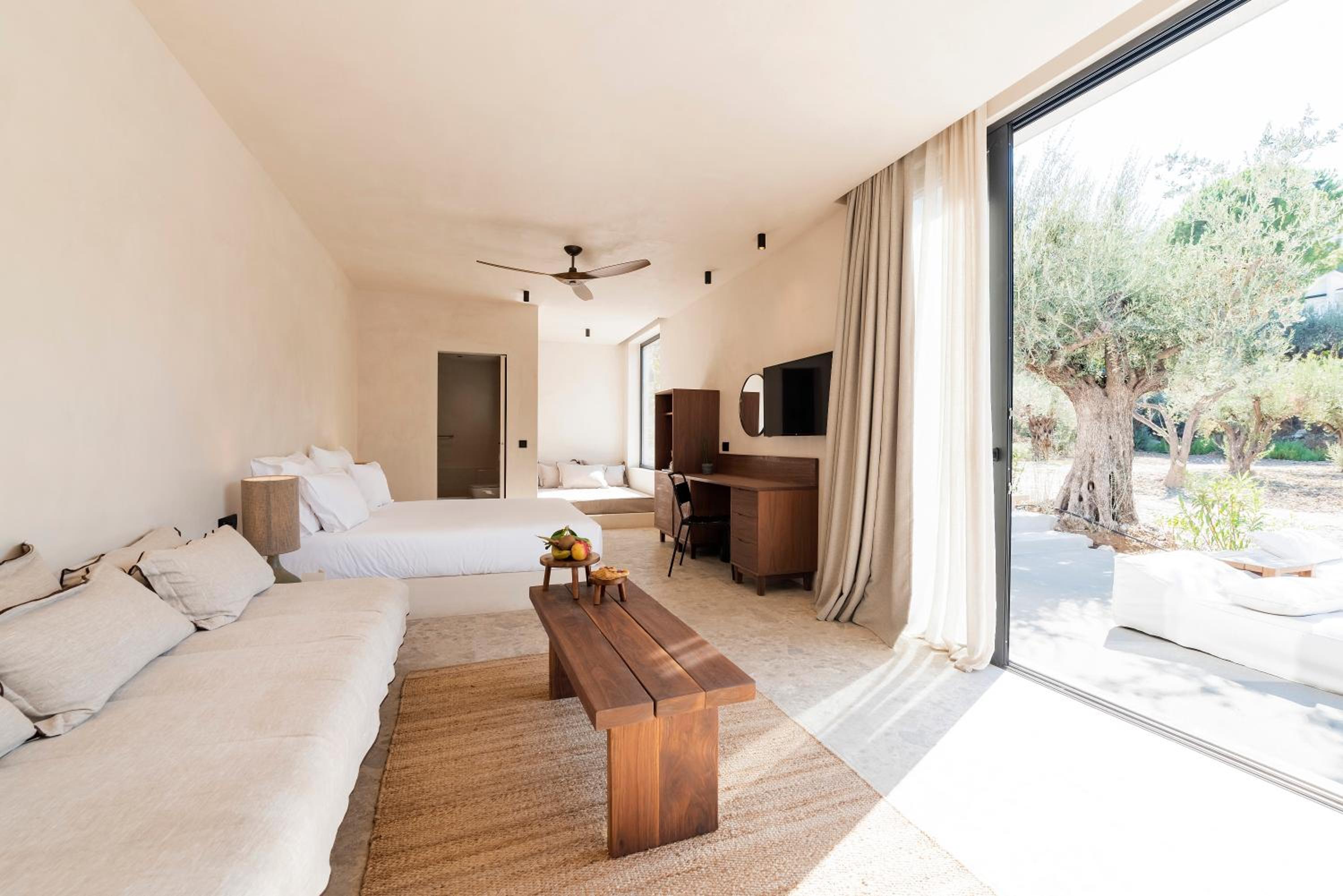 'Olive' Suite with Private Pool photo 3