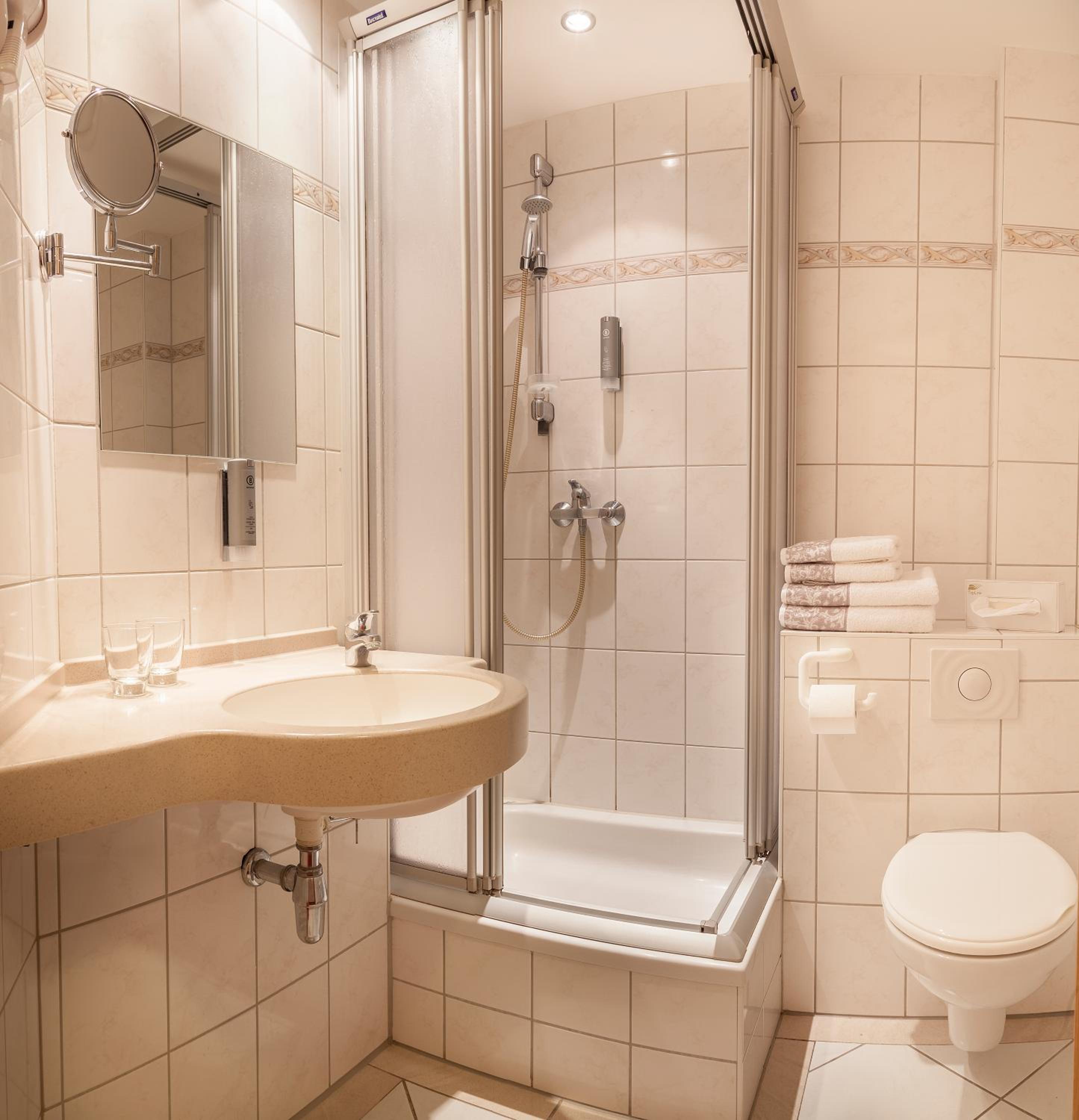 Standard Double Room - Photo 2