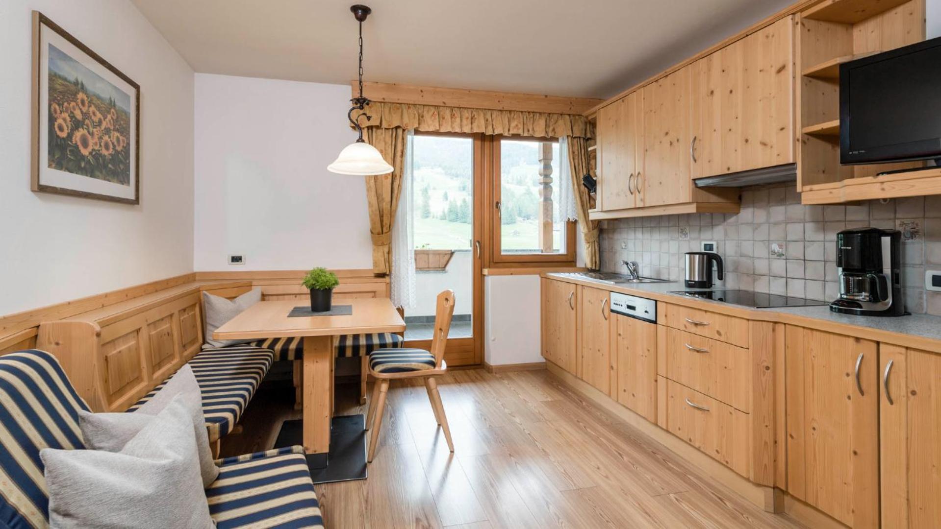 Apartment with Mountain View