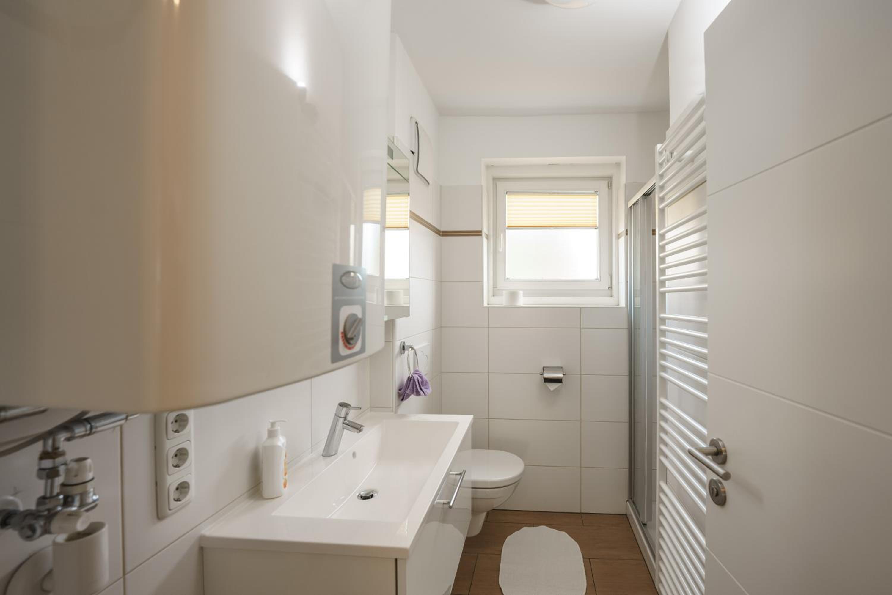 Three-Bedroom Apartment First Floor - Photo 35