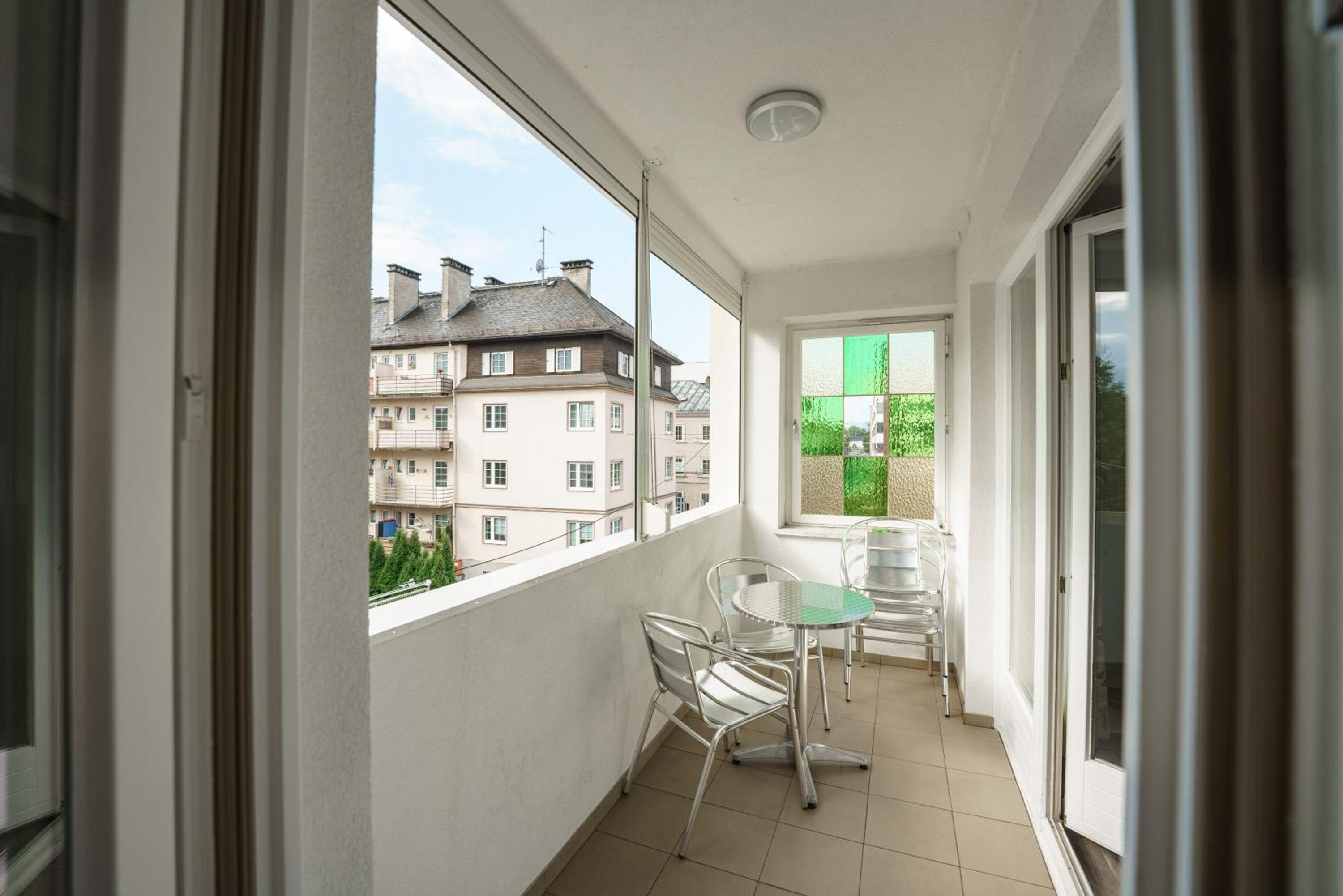 Three-Bedroom Apartment First Floor - Photo 6