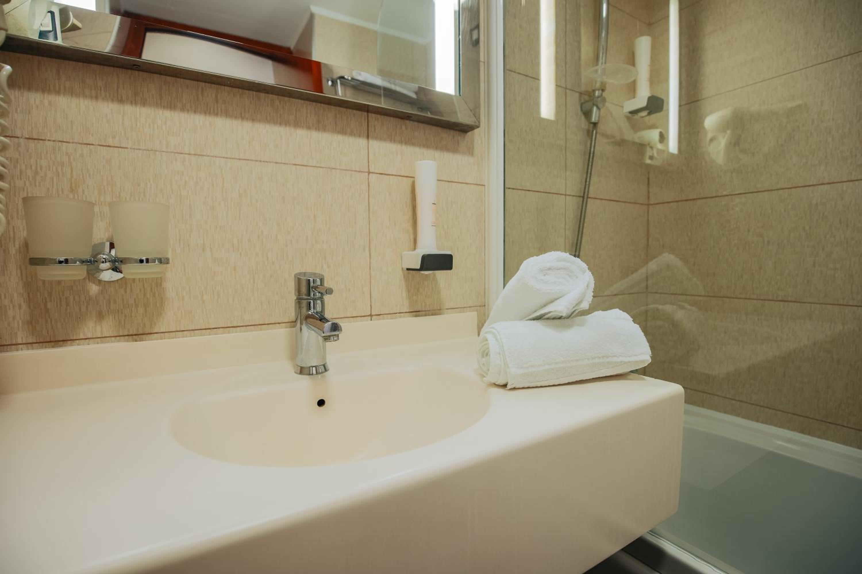 Double Room - Photo 4