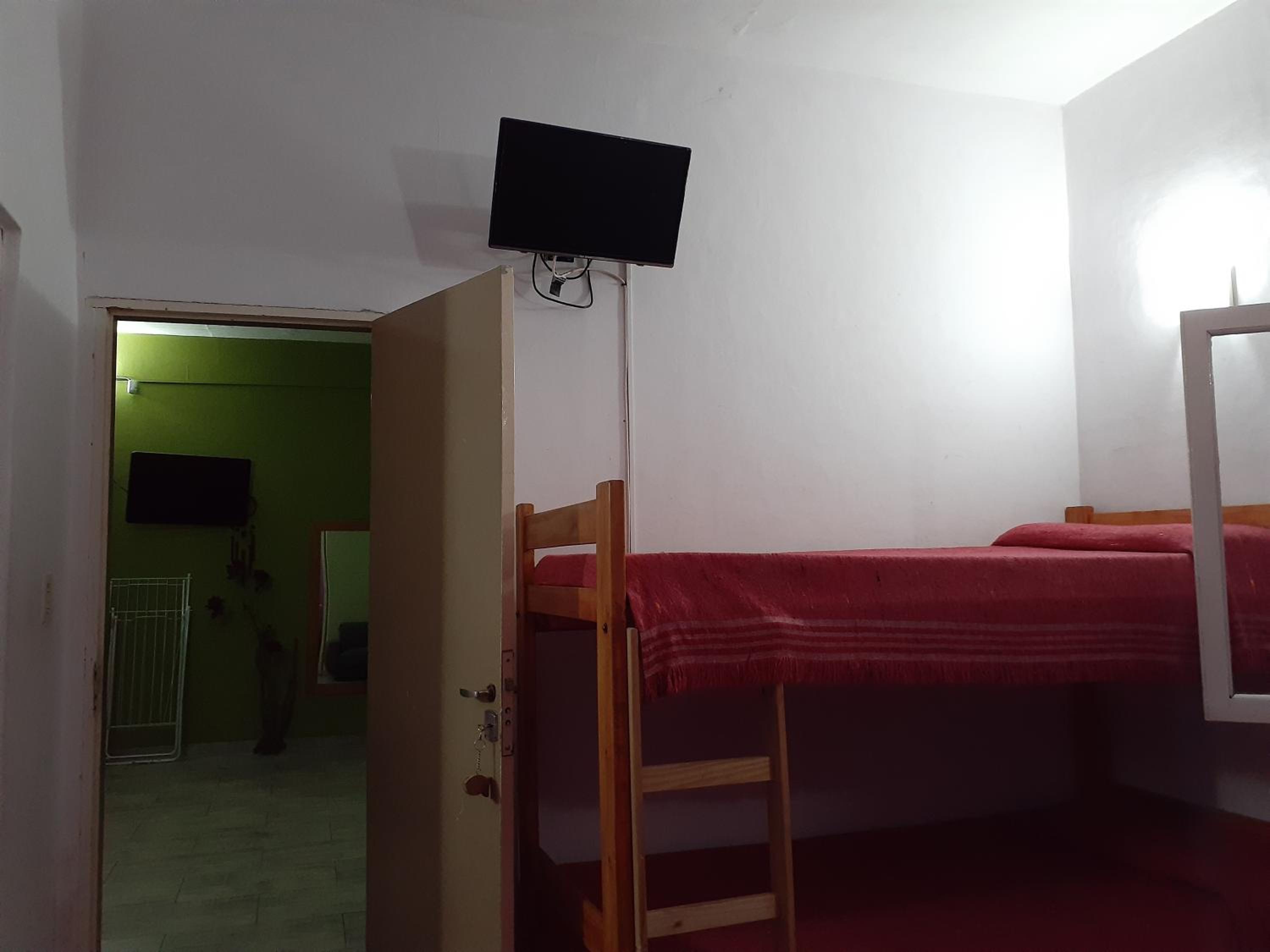 Quadruple Room with Private Bathroom photo 1