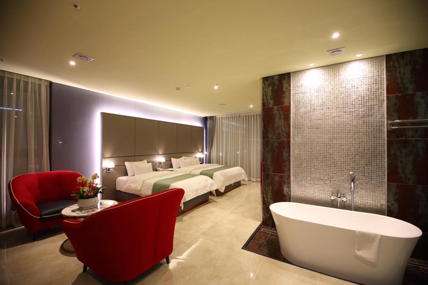 Twin Room - Photo 5