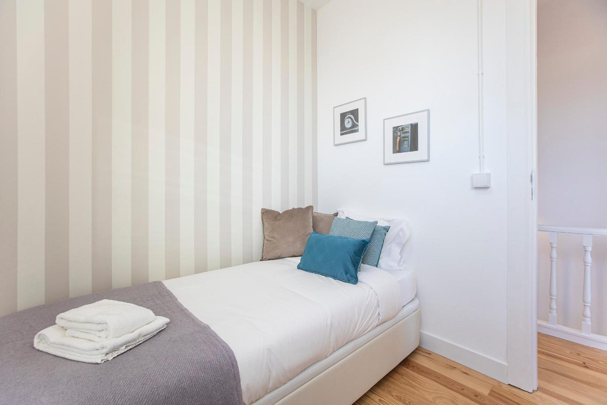 Two-Bedroom Apartment - Photo 9
