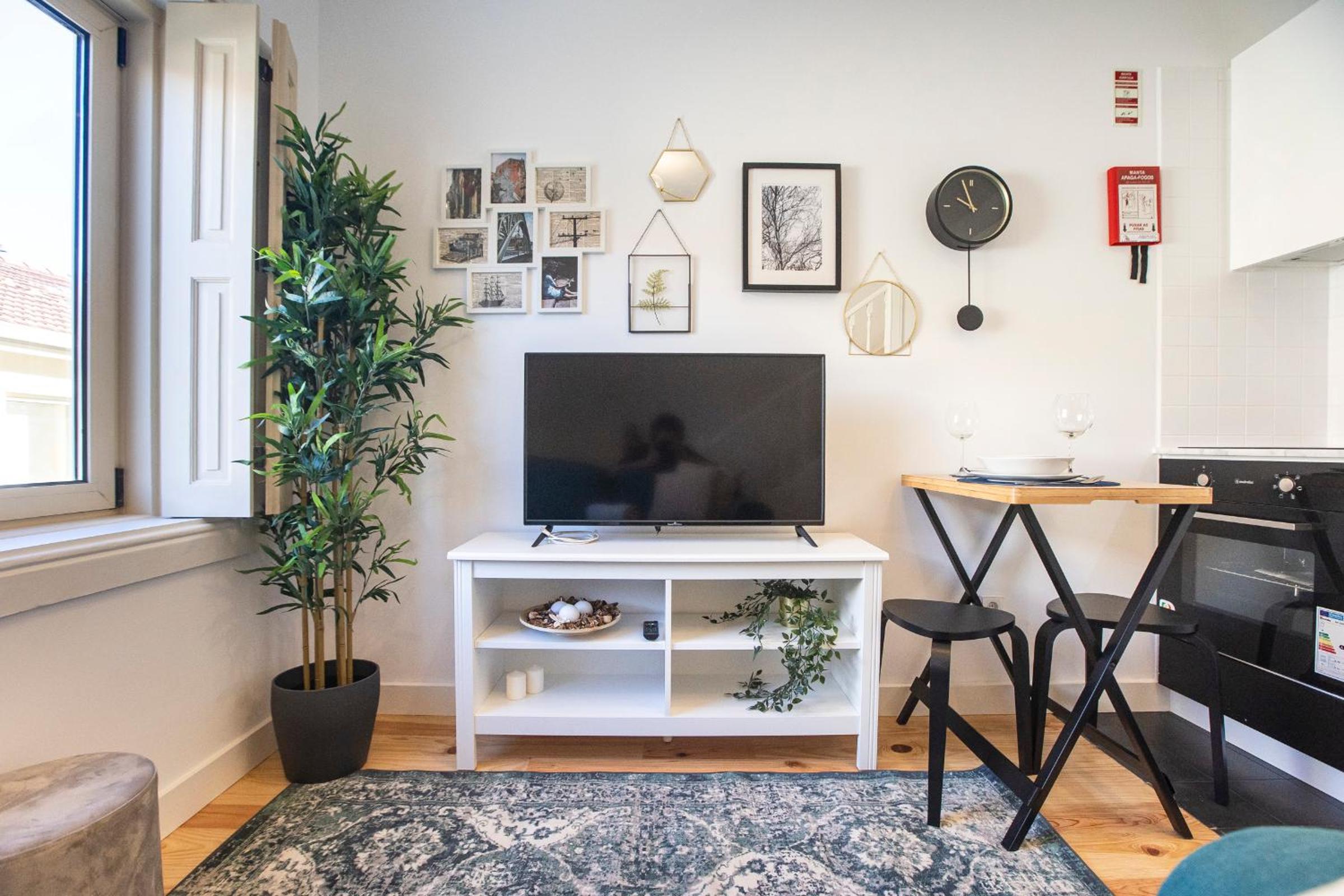 Two-Bedroom Apartment - Photo 16