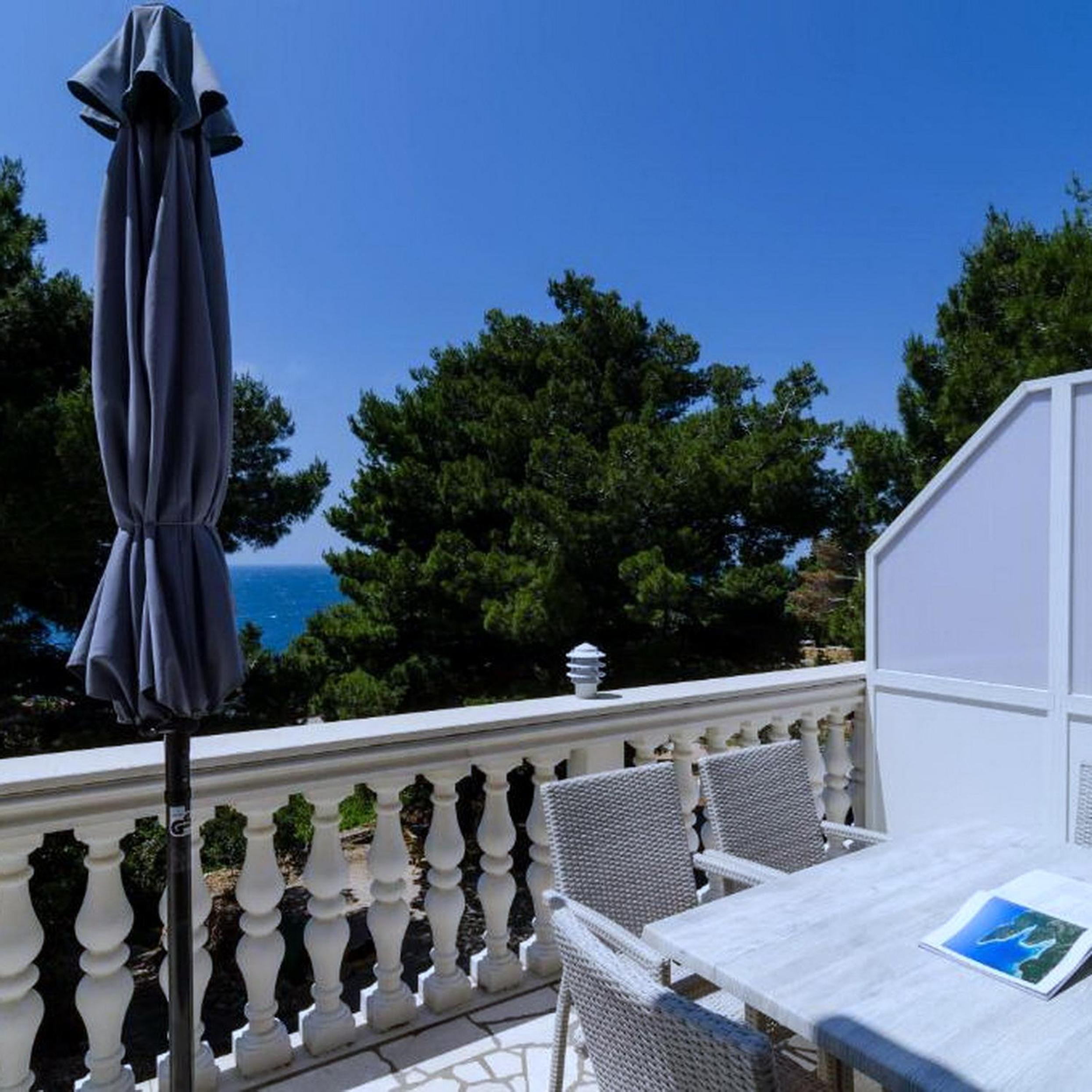 Two Bedroom Apartment with Terrace - Photo 13