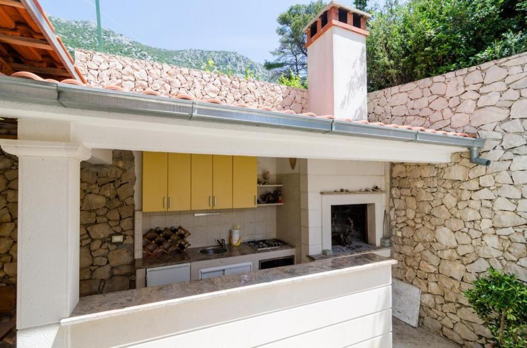 Two Bedroom Apartment with Terrace - Photo 9
