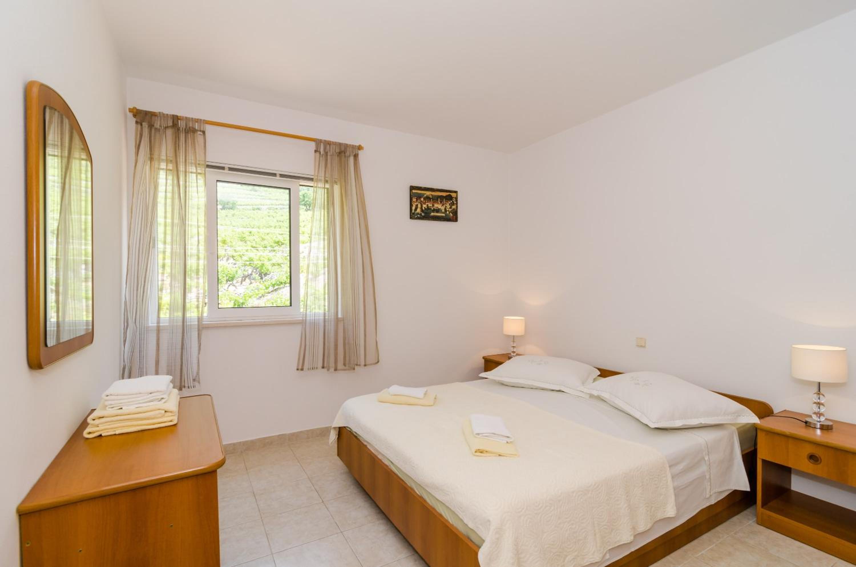 Comfort Two-Bedroom Apartment with Balcony - Photo 1