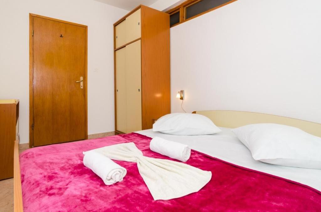 Two Bedroom Apartment with Terrace - Photo 8
