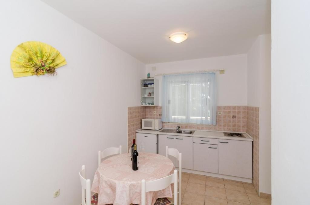 Standard One-Bedroom Apartment with Balcony and Sea View - Photo 14