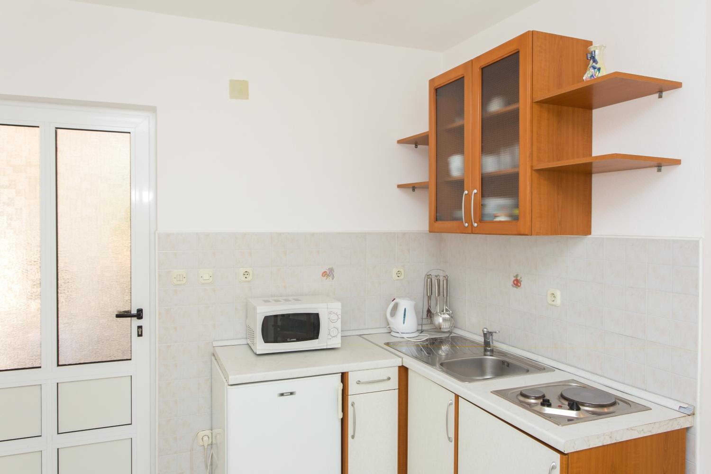 Comfort One-Bedroom Apartment with Balcony and Sea View - Photo 2