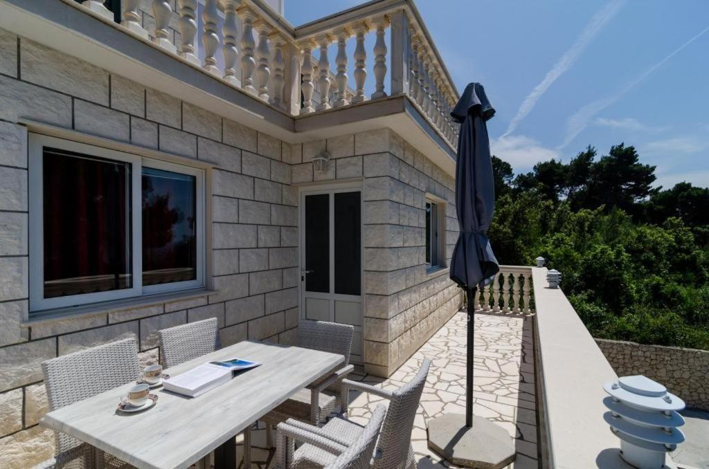 Comfort Two-Bedroom Apartment with Balcony - Photo 12