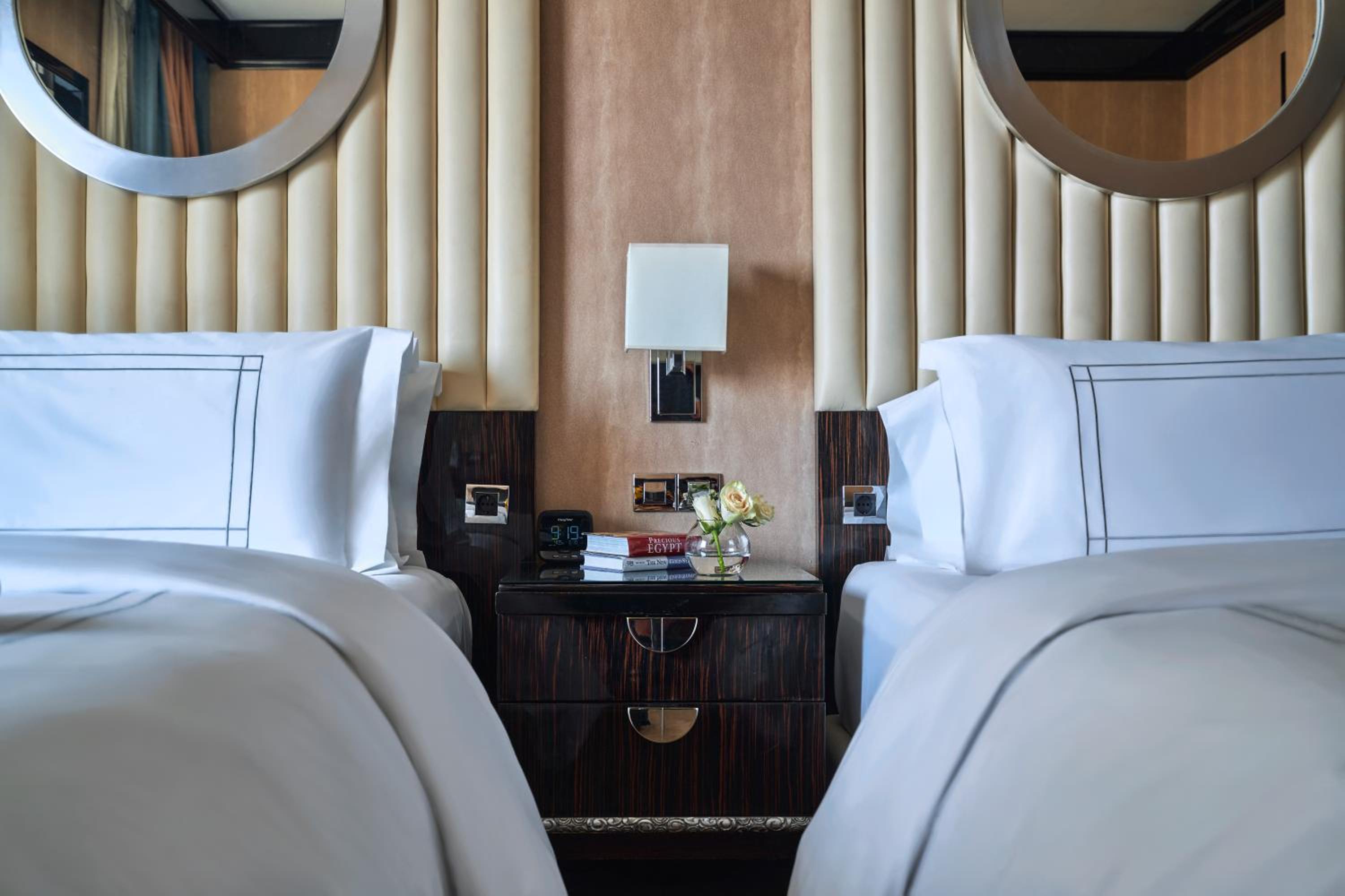 Fairmont Gold Room with Partial Nile View- Lounge access