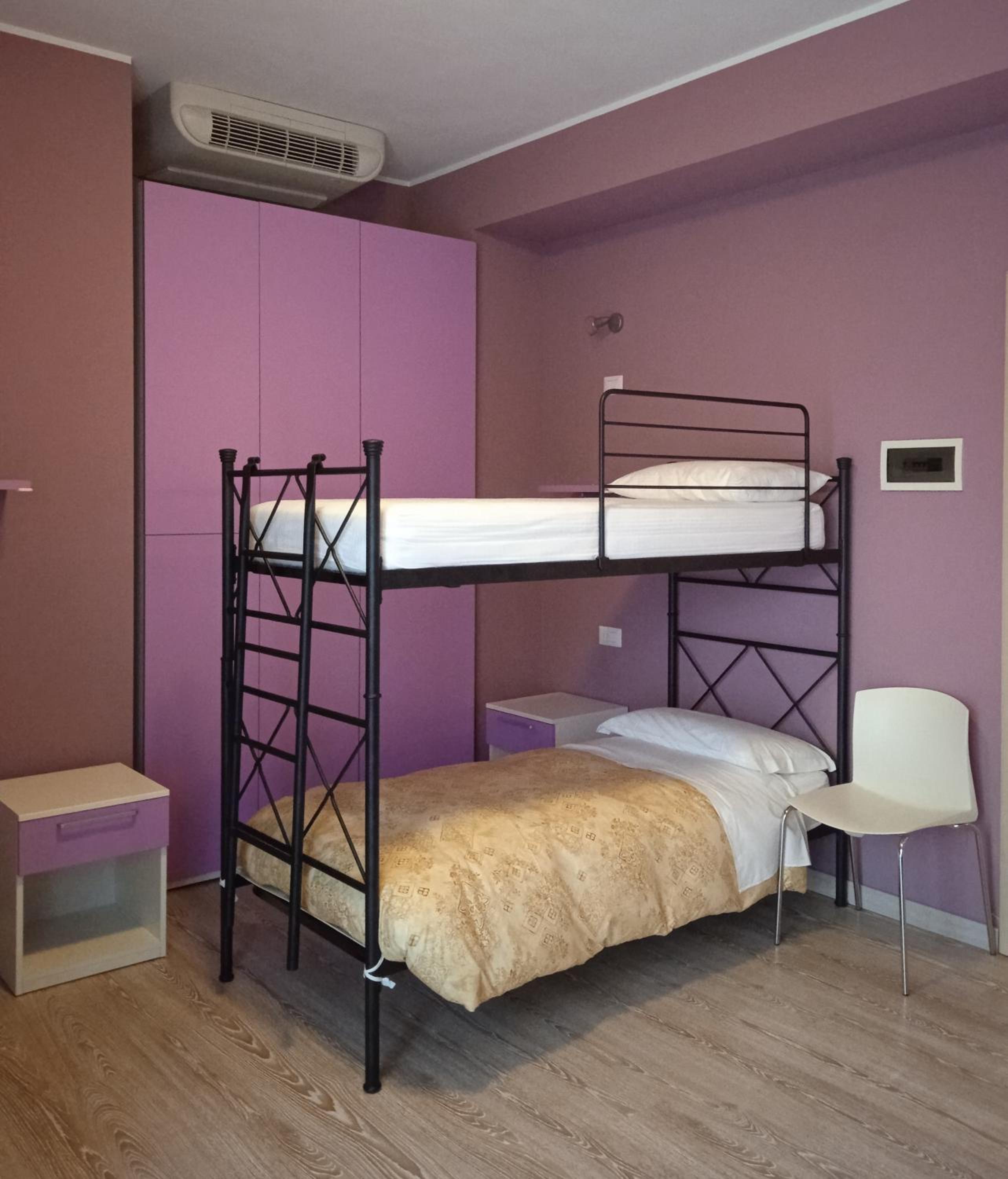 Single Bed in Mixed Dormitory Room photo 1