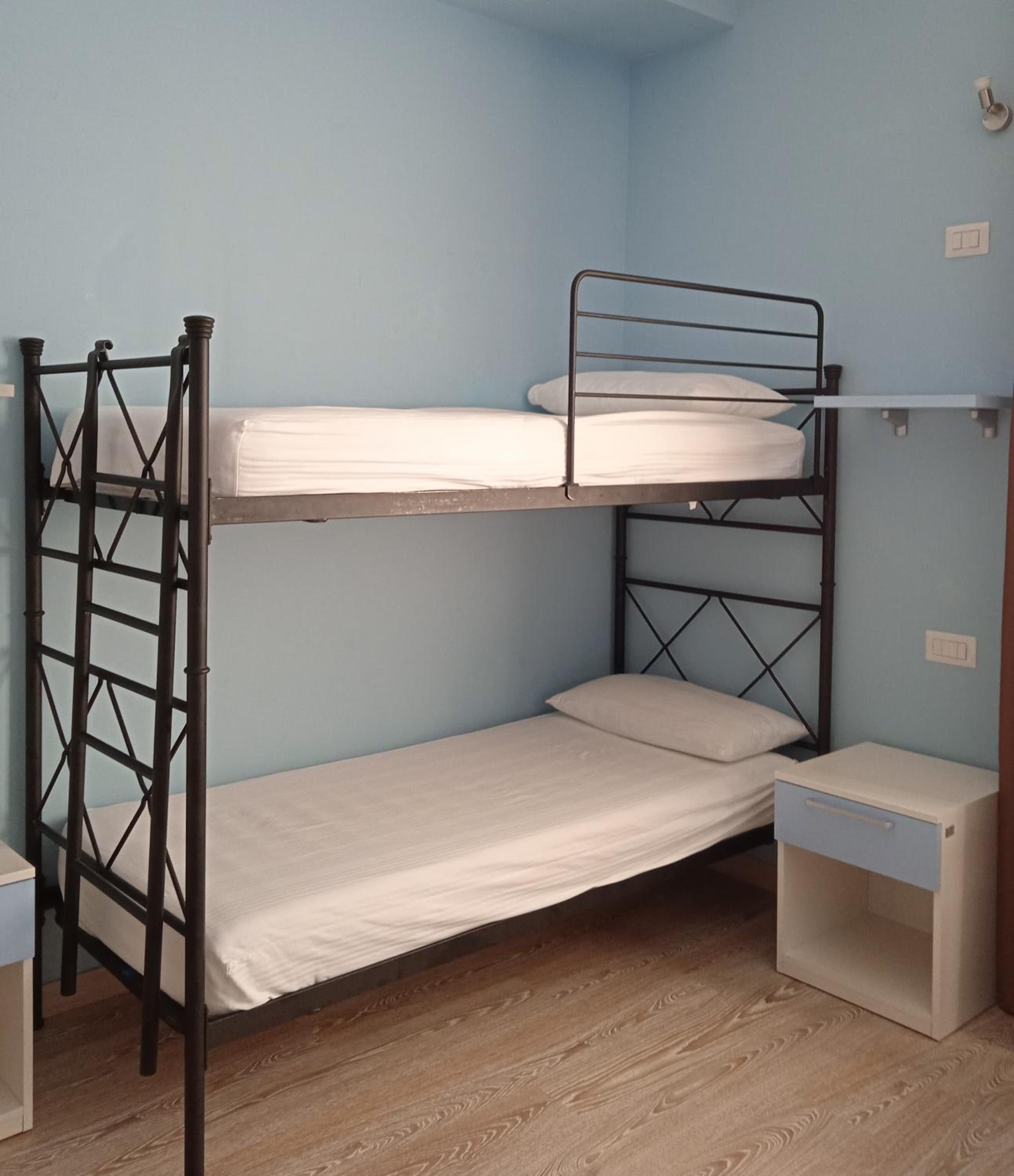 Single Bed in Mixed Dormitory Room photo 1