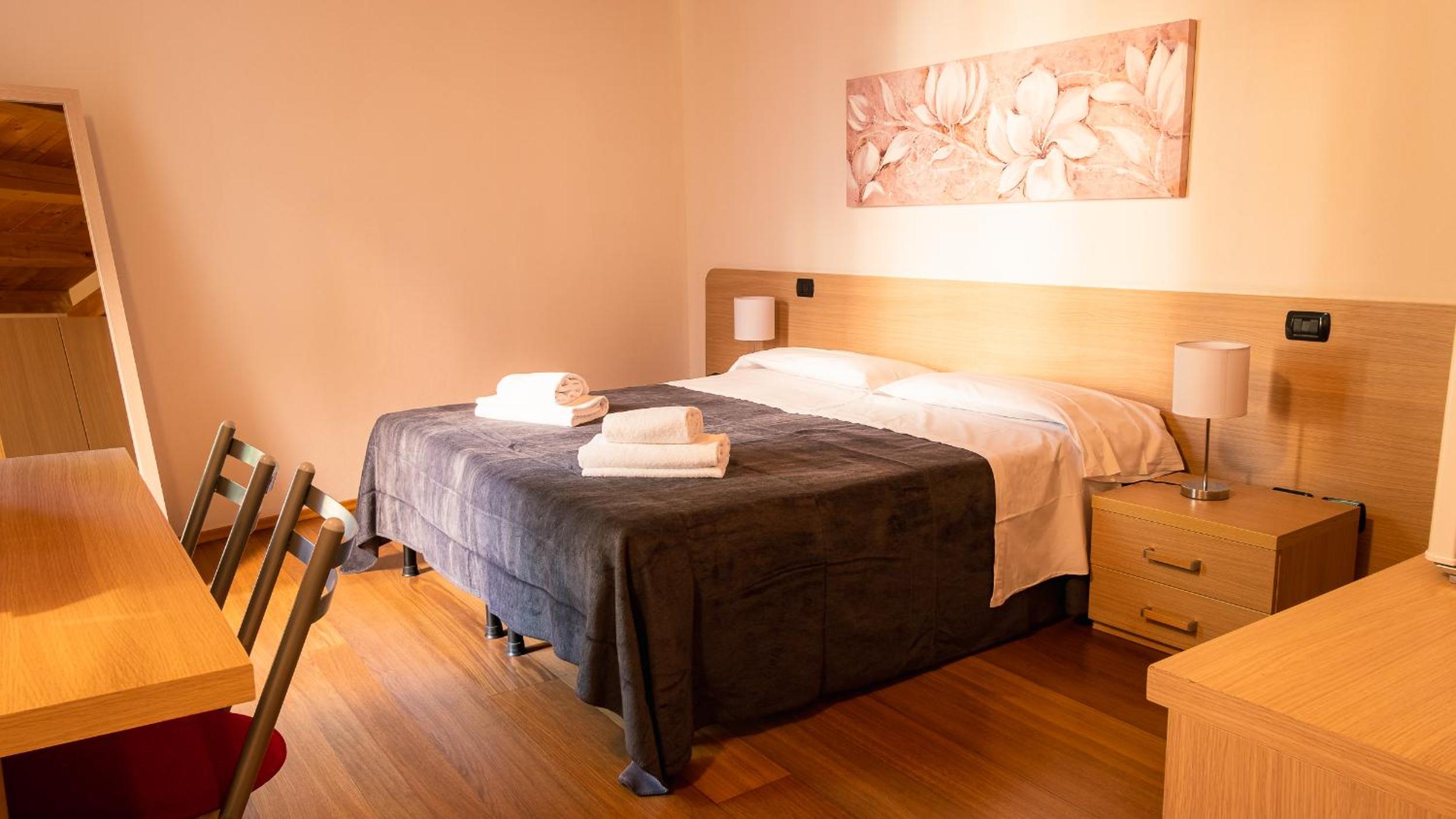 Double Room with Balcony - Photo 1